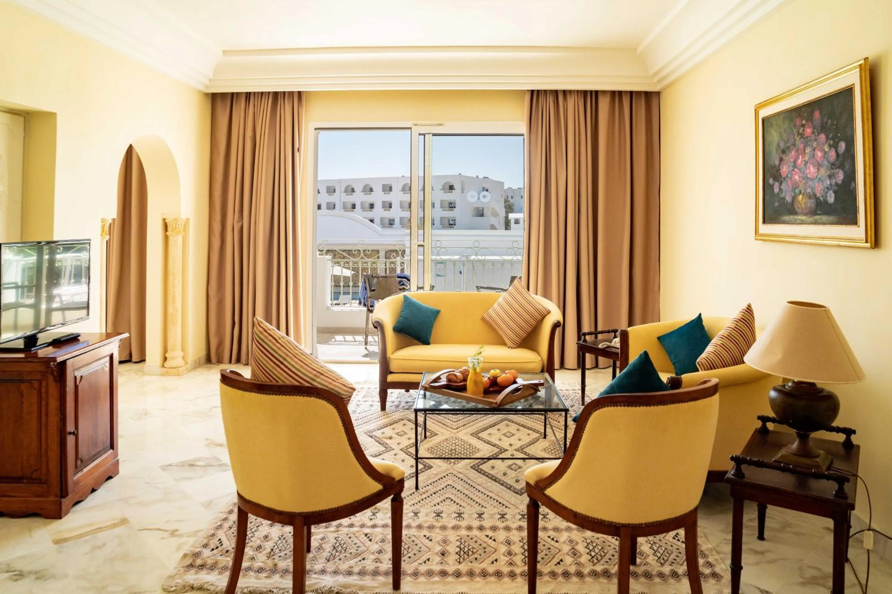 Living room in TMK Flora Park by Turismark - Adults Only