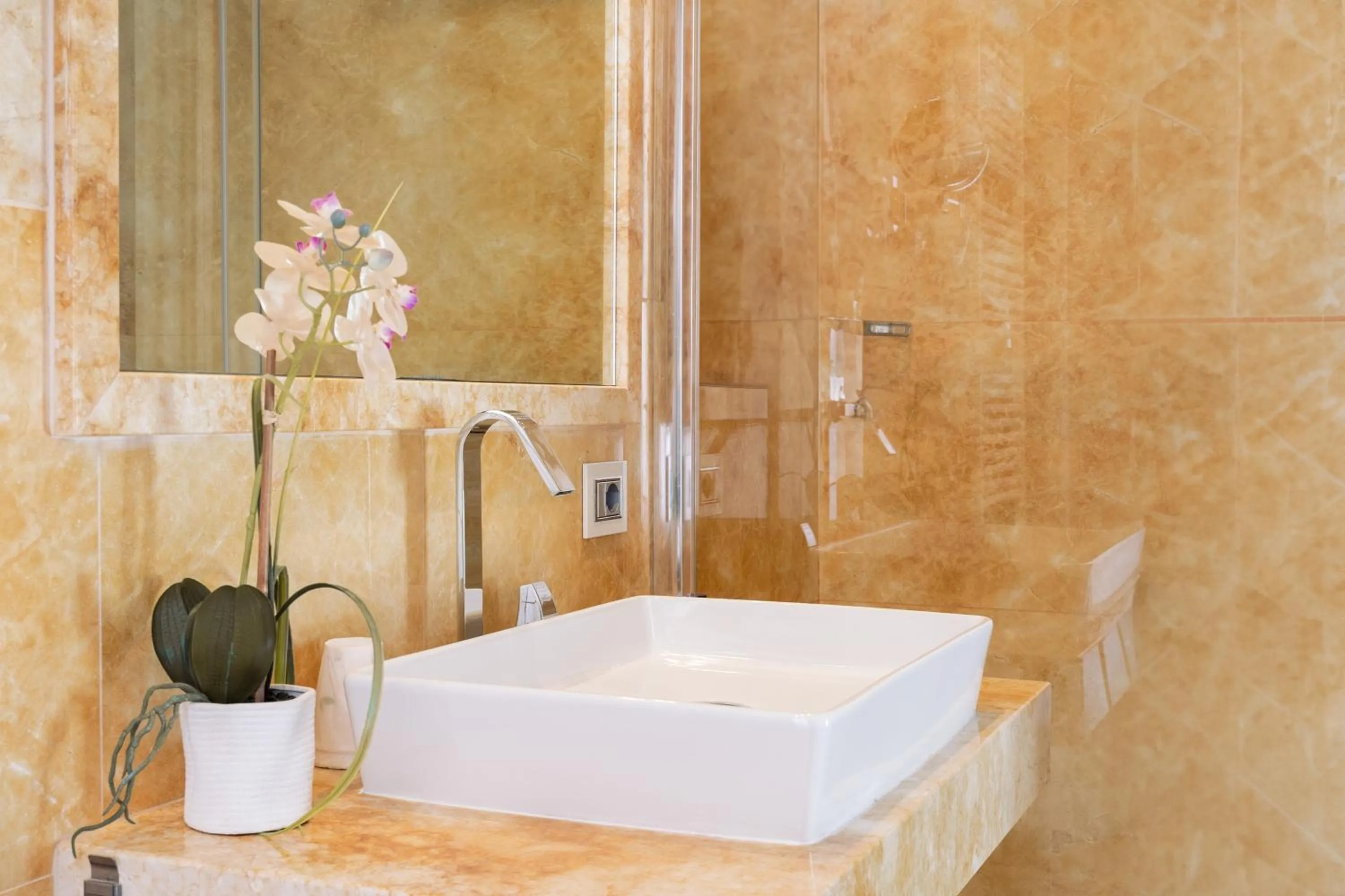 Toilet in Hotel Michelangelo