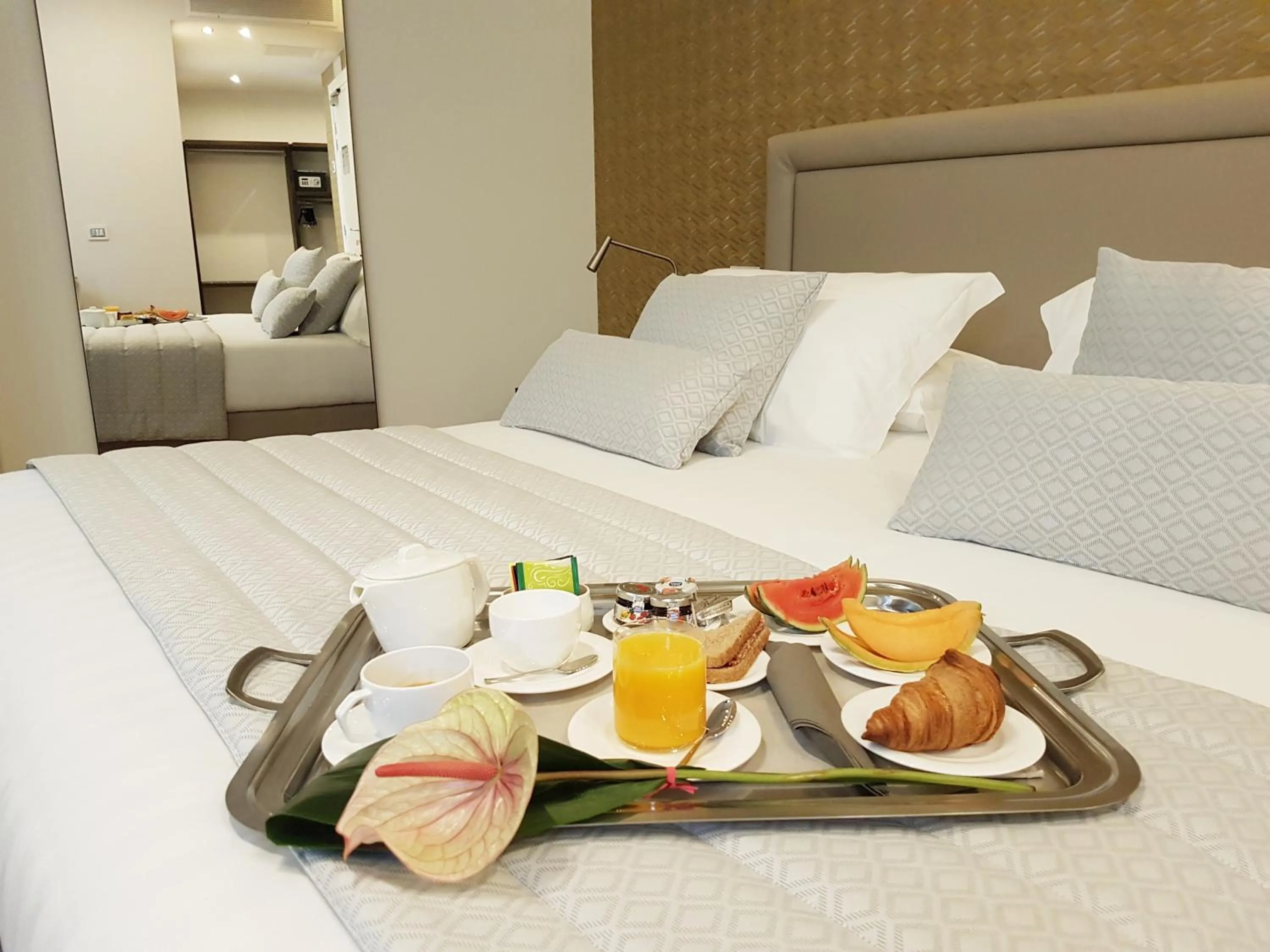 Food and drinks, Bed in Hotel Michelangelo
