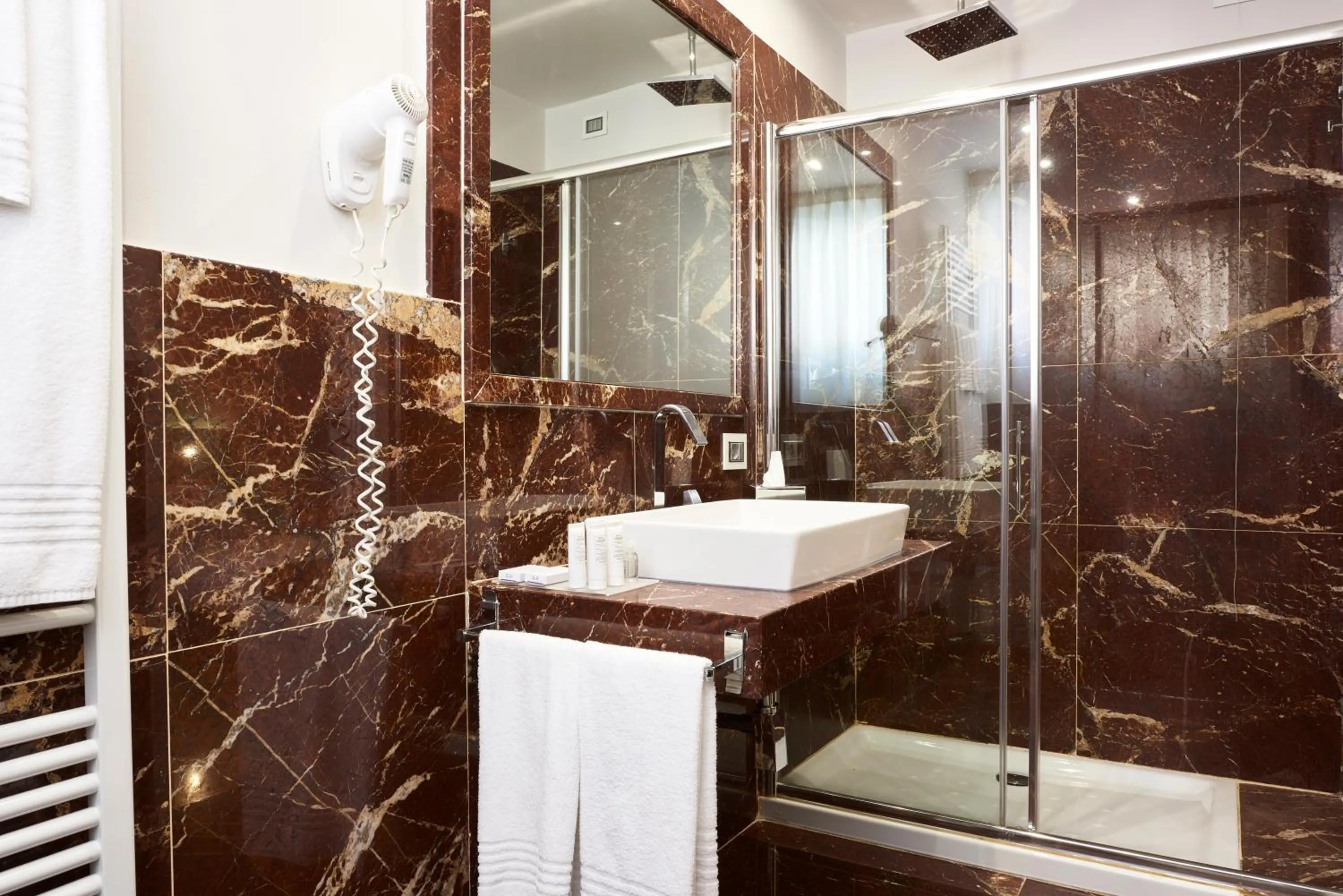 Bathroom in Hotel Michelangelo