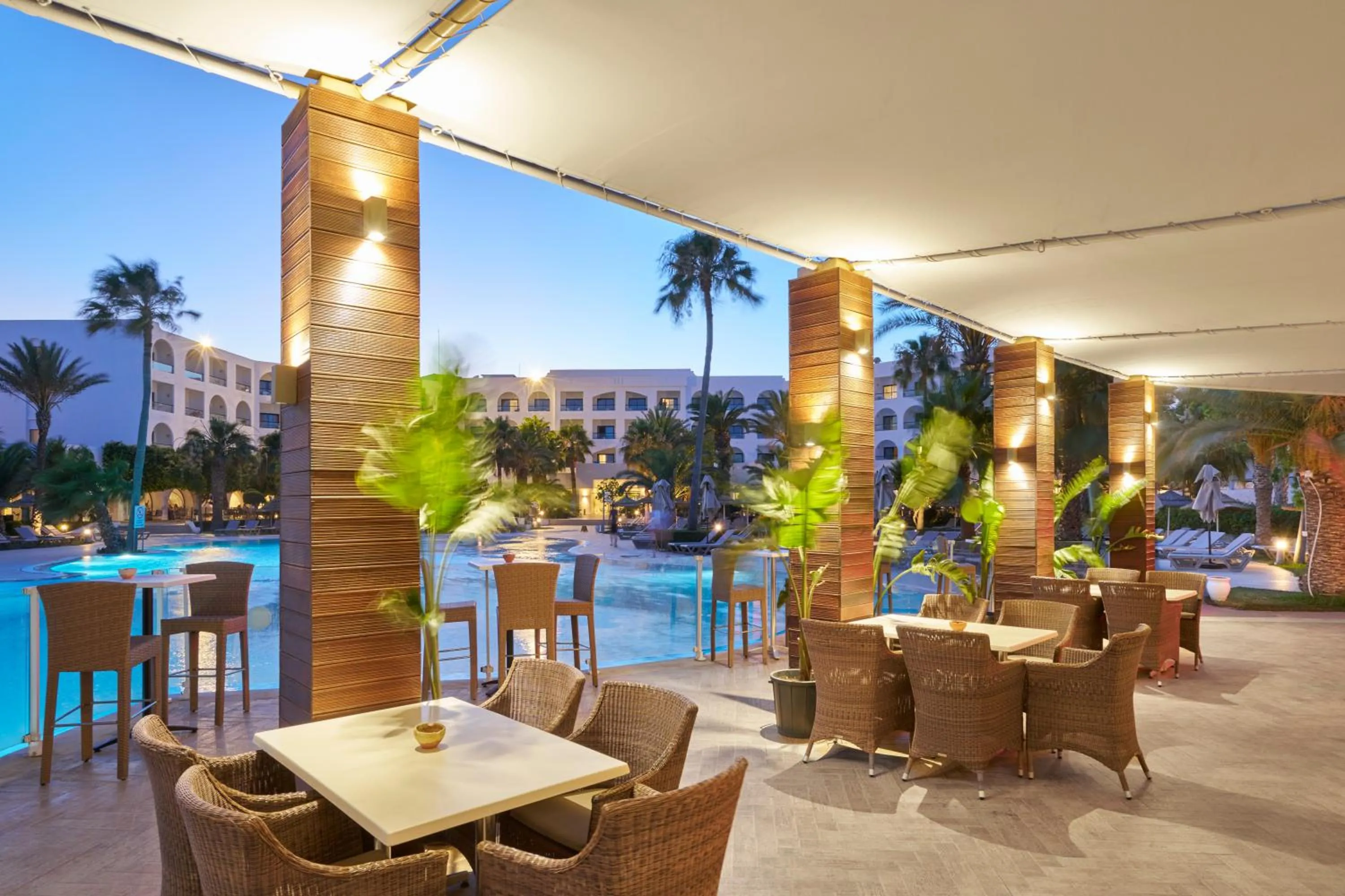 Restaurant/places to eat in Nozha Beach Resort & Spa