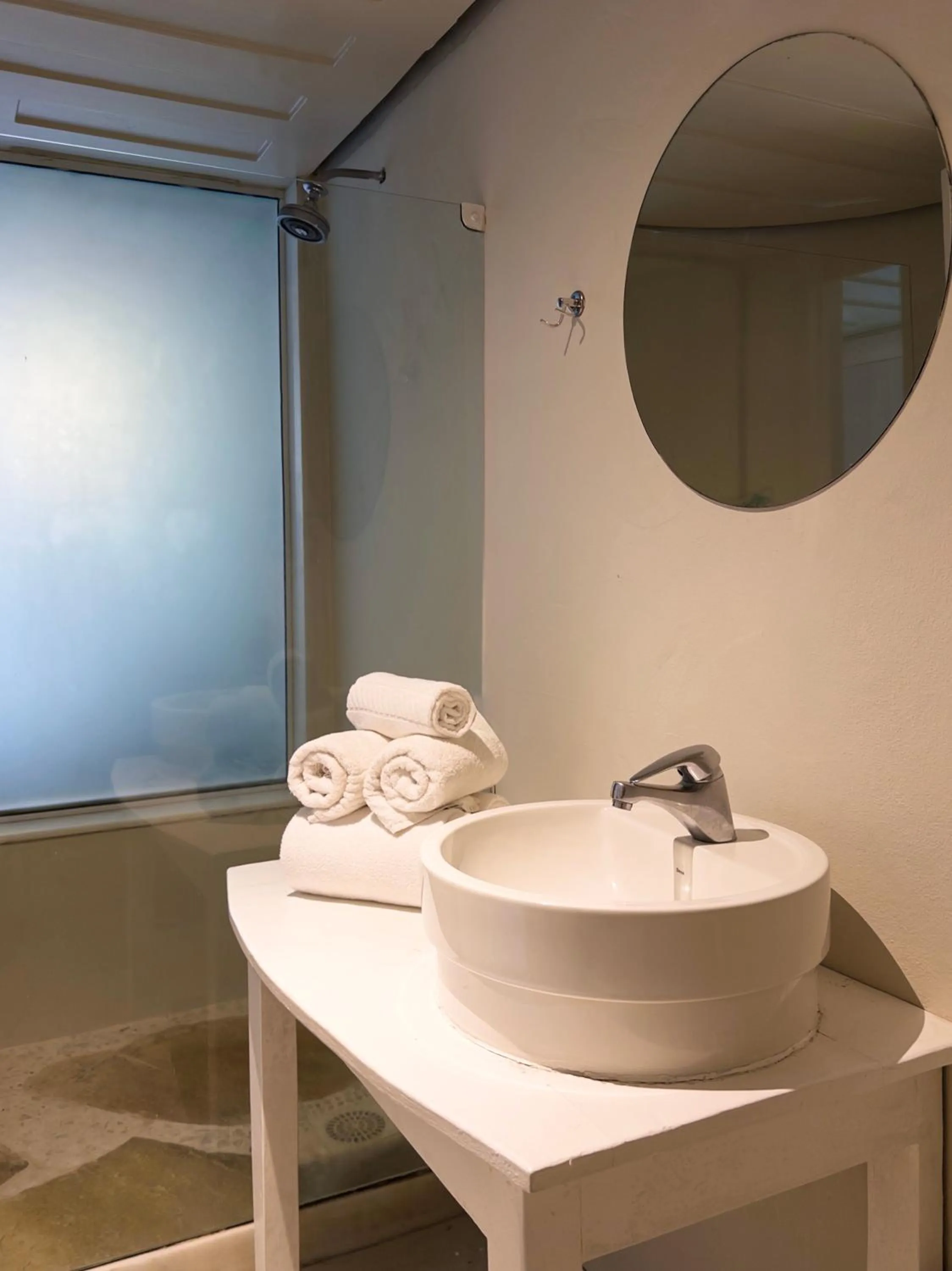 Shower in Own Búzios Beach Hotel