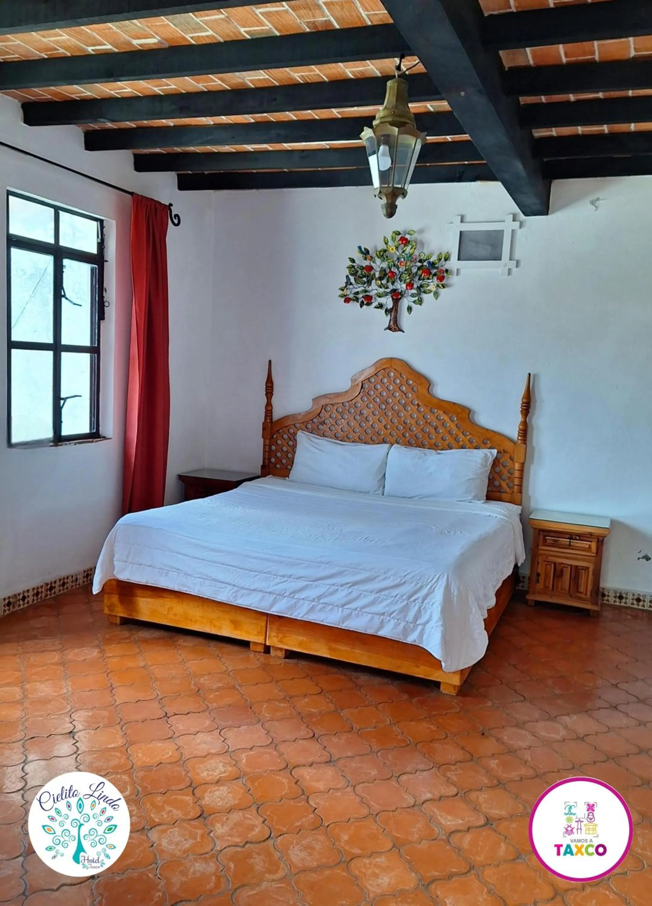 Bed in Hotel Cielito Lindo, Taxco
