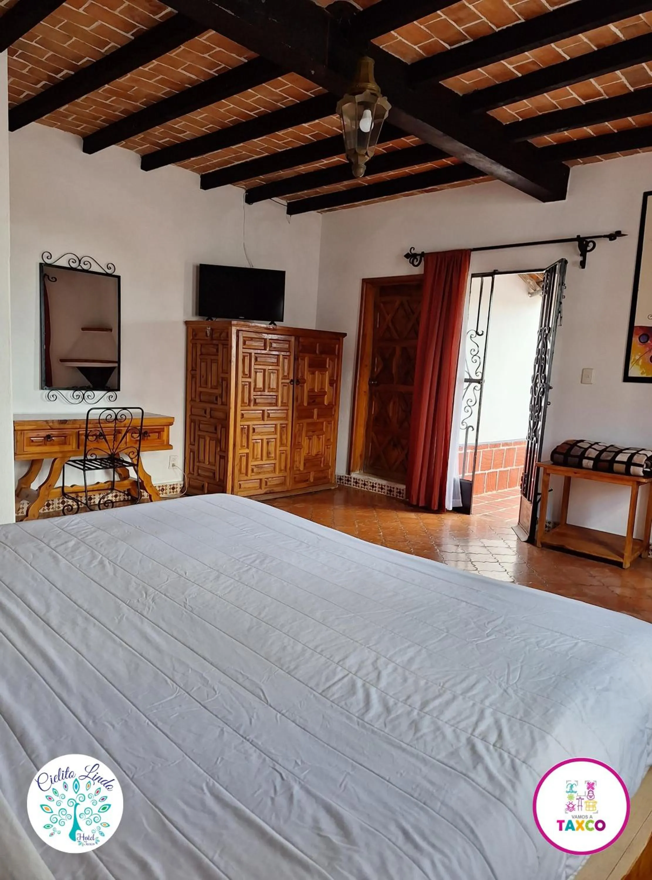 Bed in Hotel Cielito Lindo, Taxco