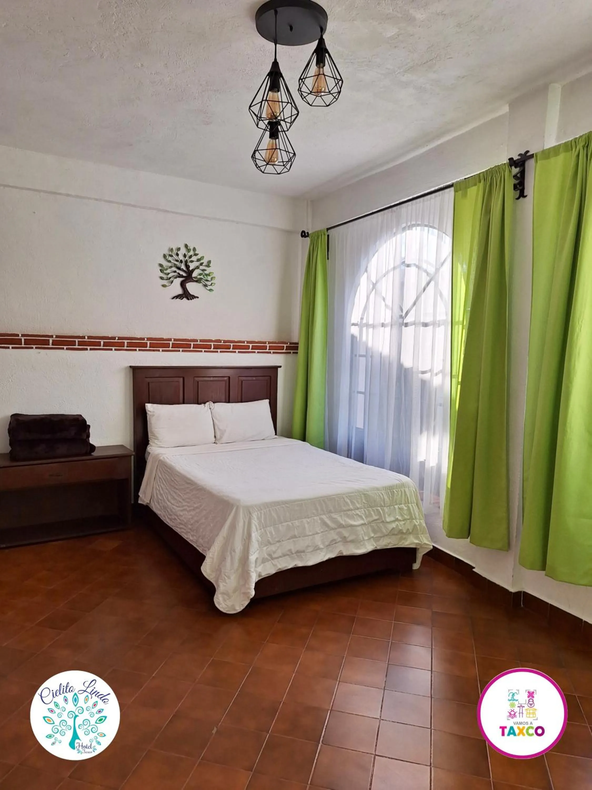 Bed in Hotel Cielito Lindo, Taxco
