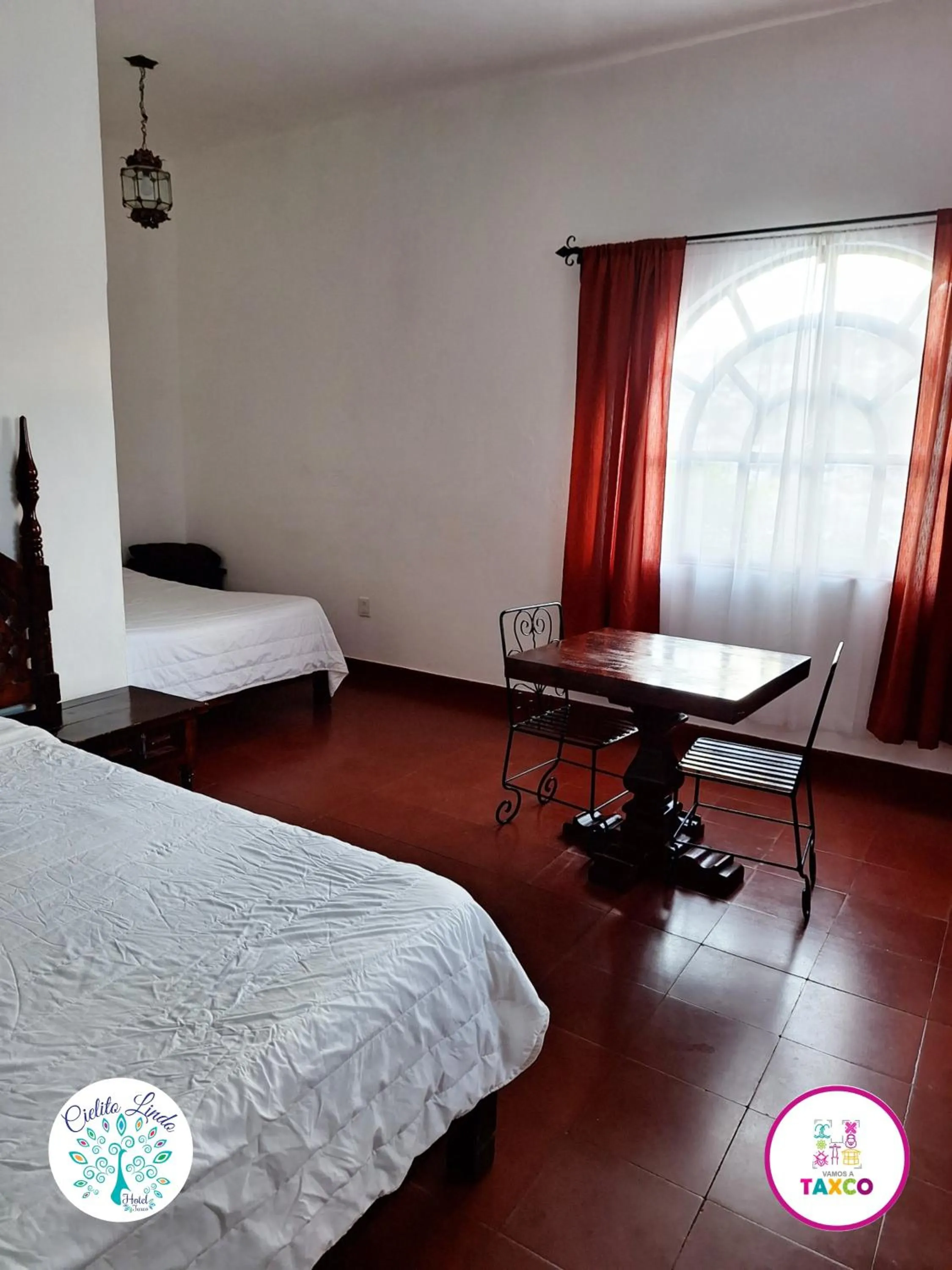 Bed in Hotel Cielito Lindo, Taxco