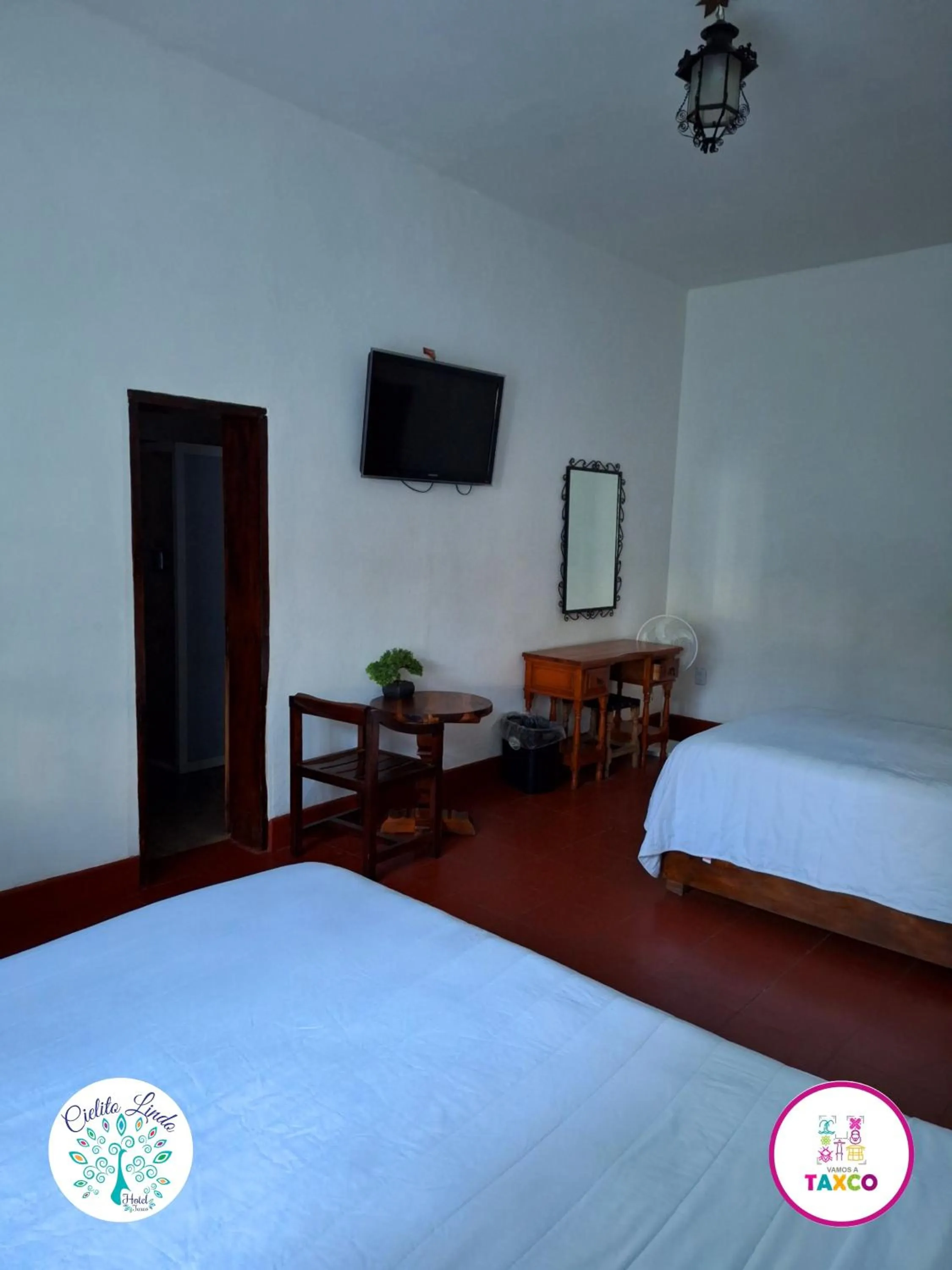 Bed in Hotel Cielito Lindo, Taxco