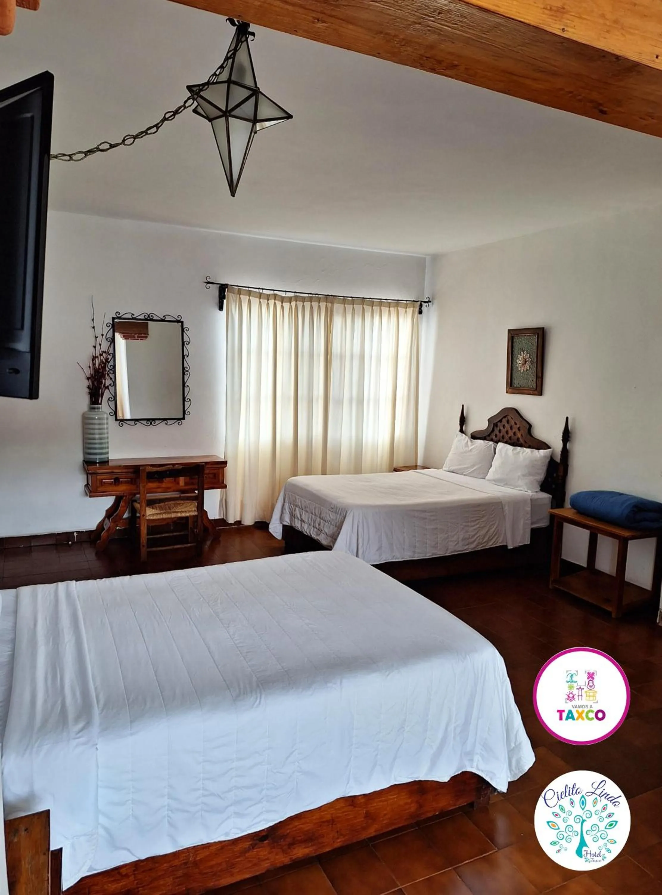 Bed in Hotel Cielito Lindo, Taxco