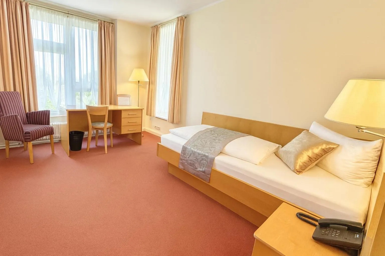 Photo of the whole room, Bed in Schlosshotel Eyba