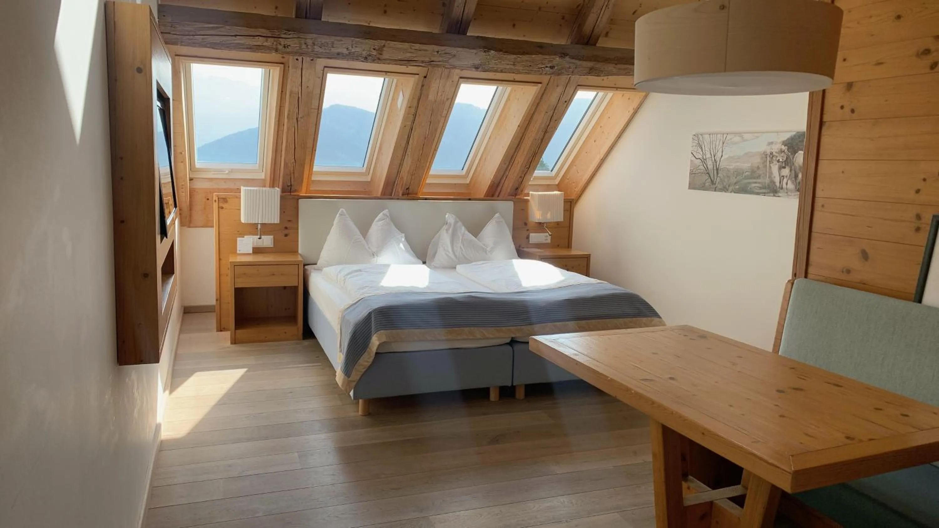 Bed in Hotel Friedheim Weggis