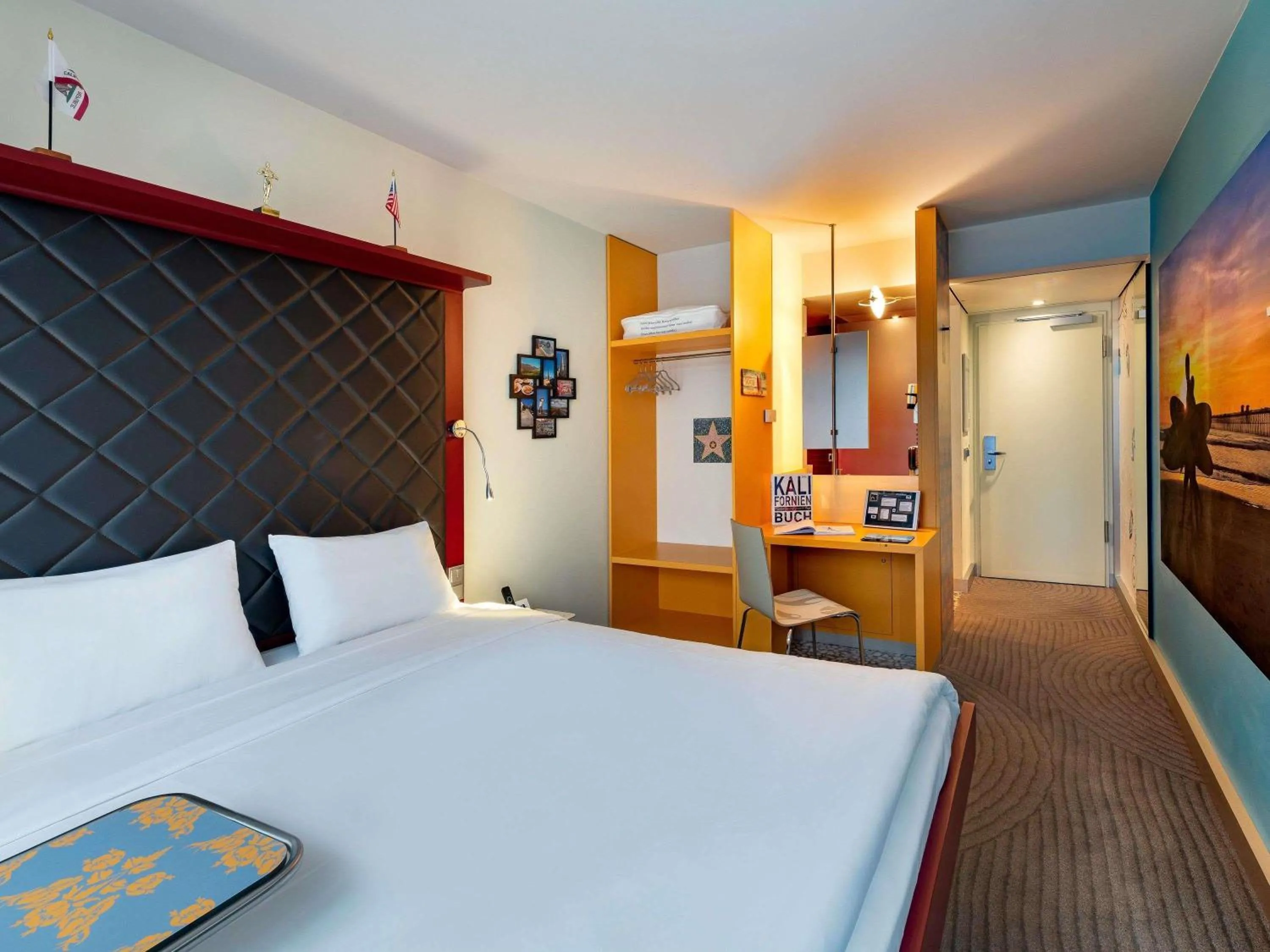 Bedroom, Bed in ibis Styles Hotel Berlin Mitte