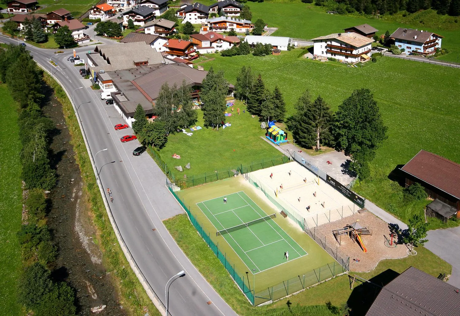 Tennis court in Hotel Lärchenhof
