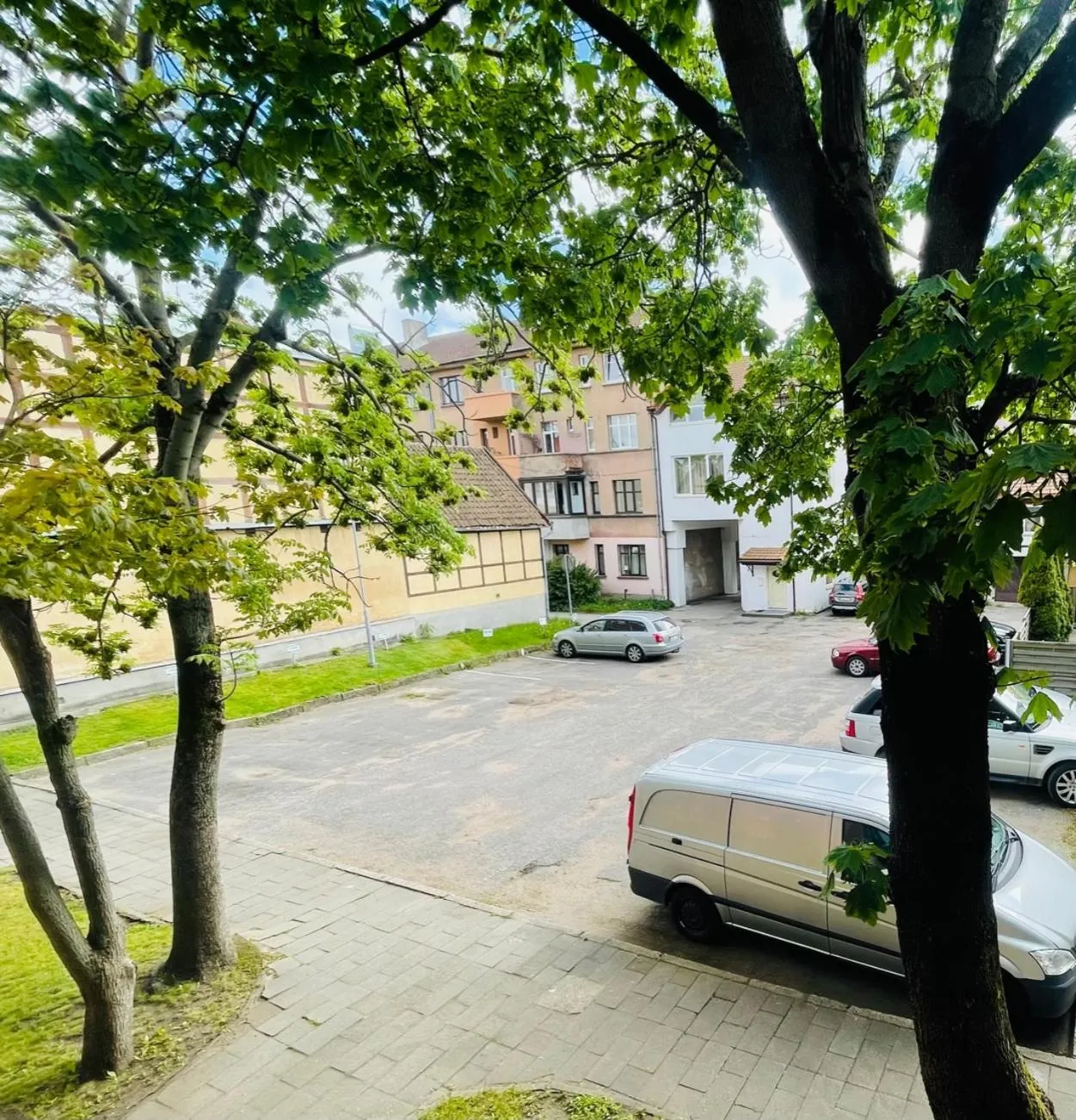 Parking in Express Guest House