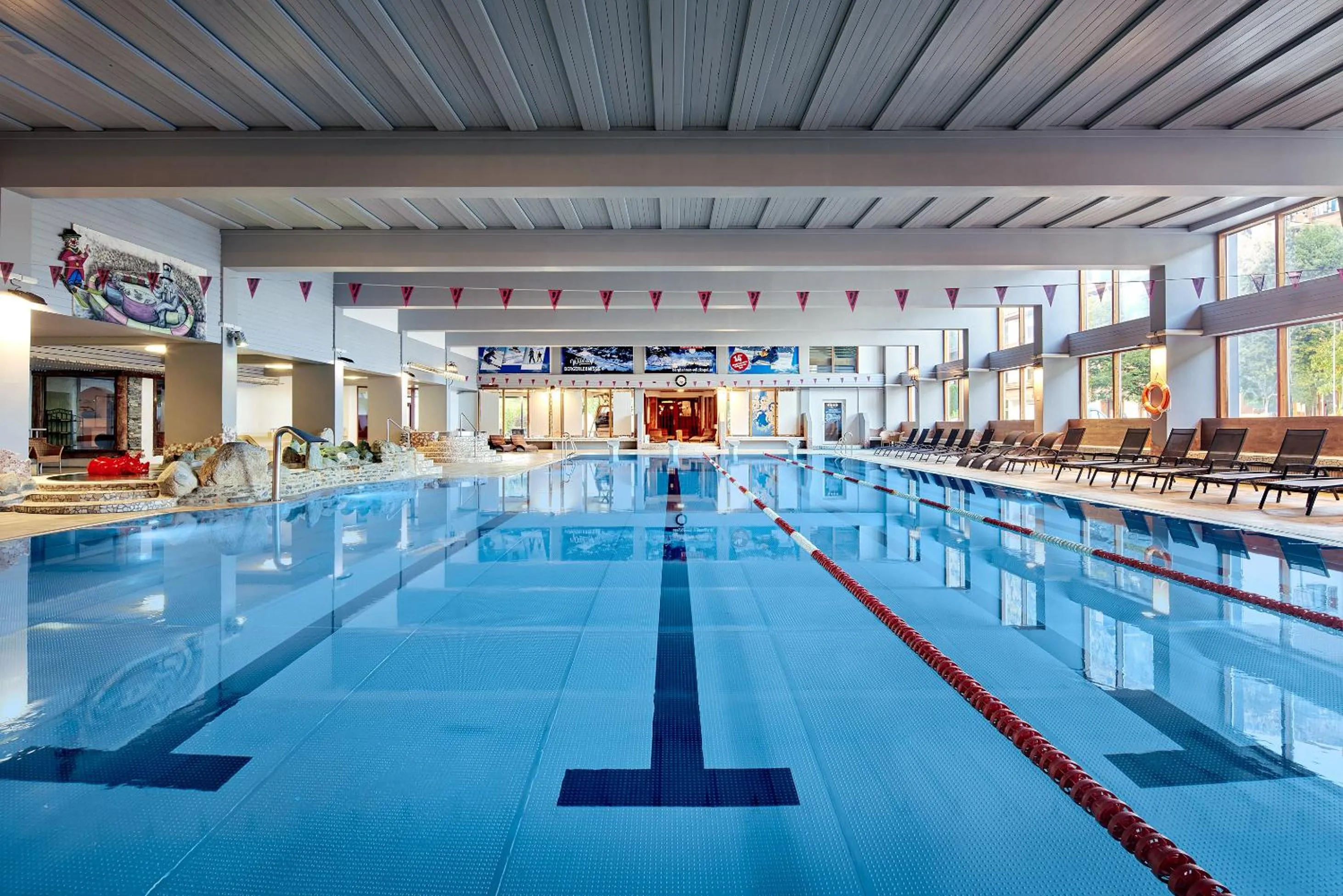 Swimming pool in Sporthotel Kogler