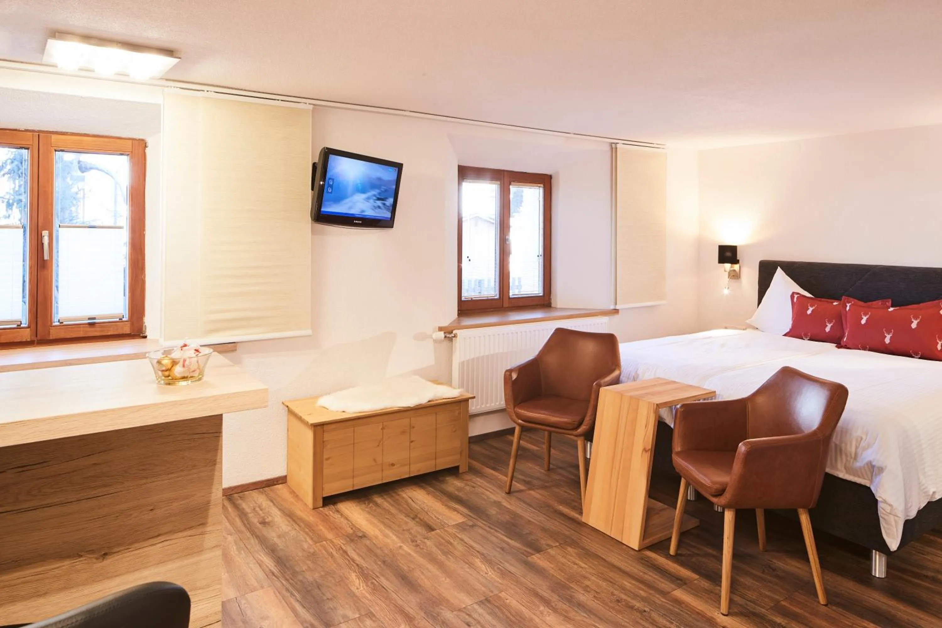 Photo of the whole room, Bed in Tirolerhof - Appartementhaus