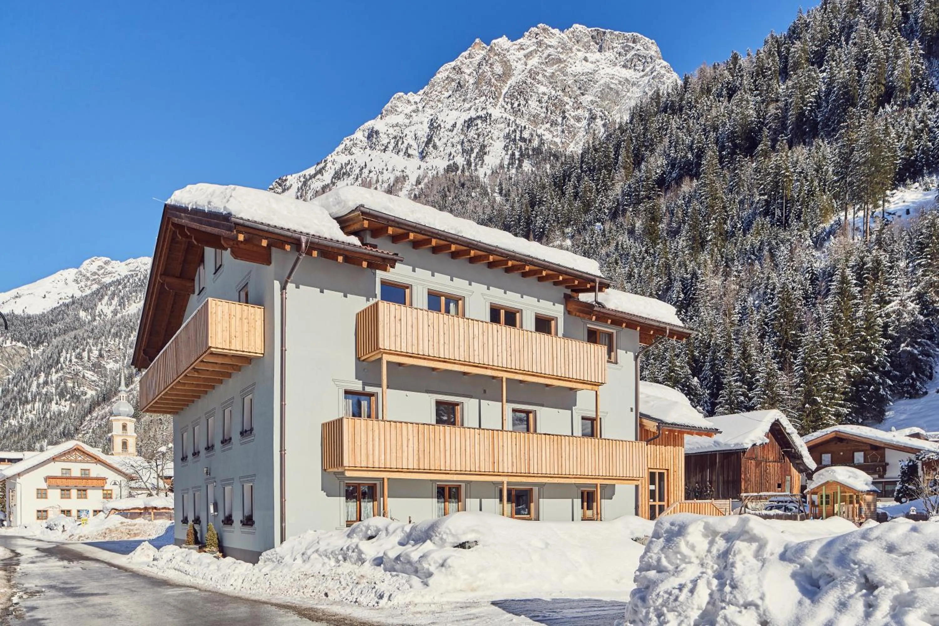 Property building in Tirolerhof - Appartementhaus