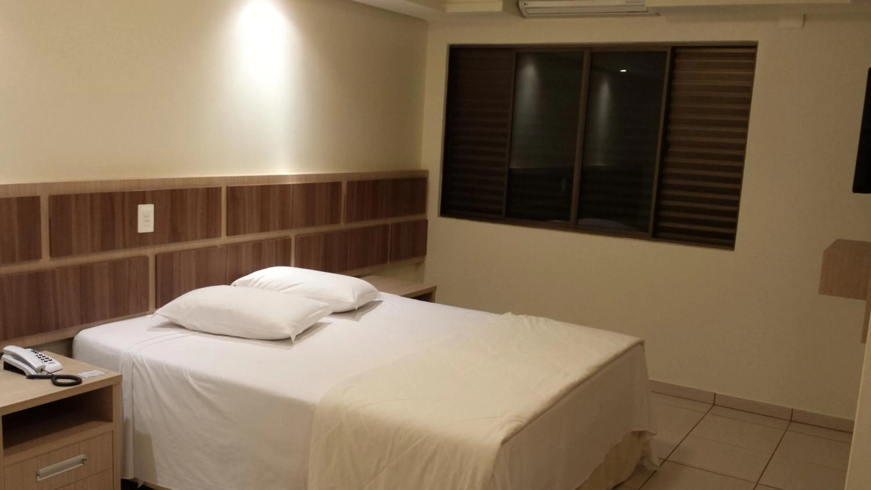 Bedroom, Bed in Praia Sol Hotel