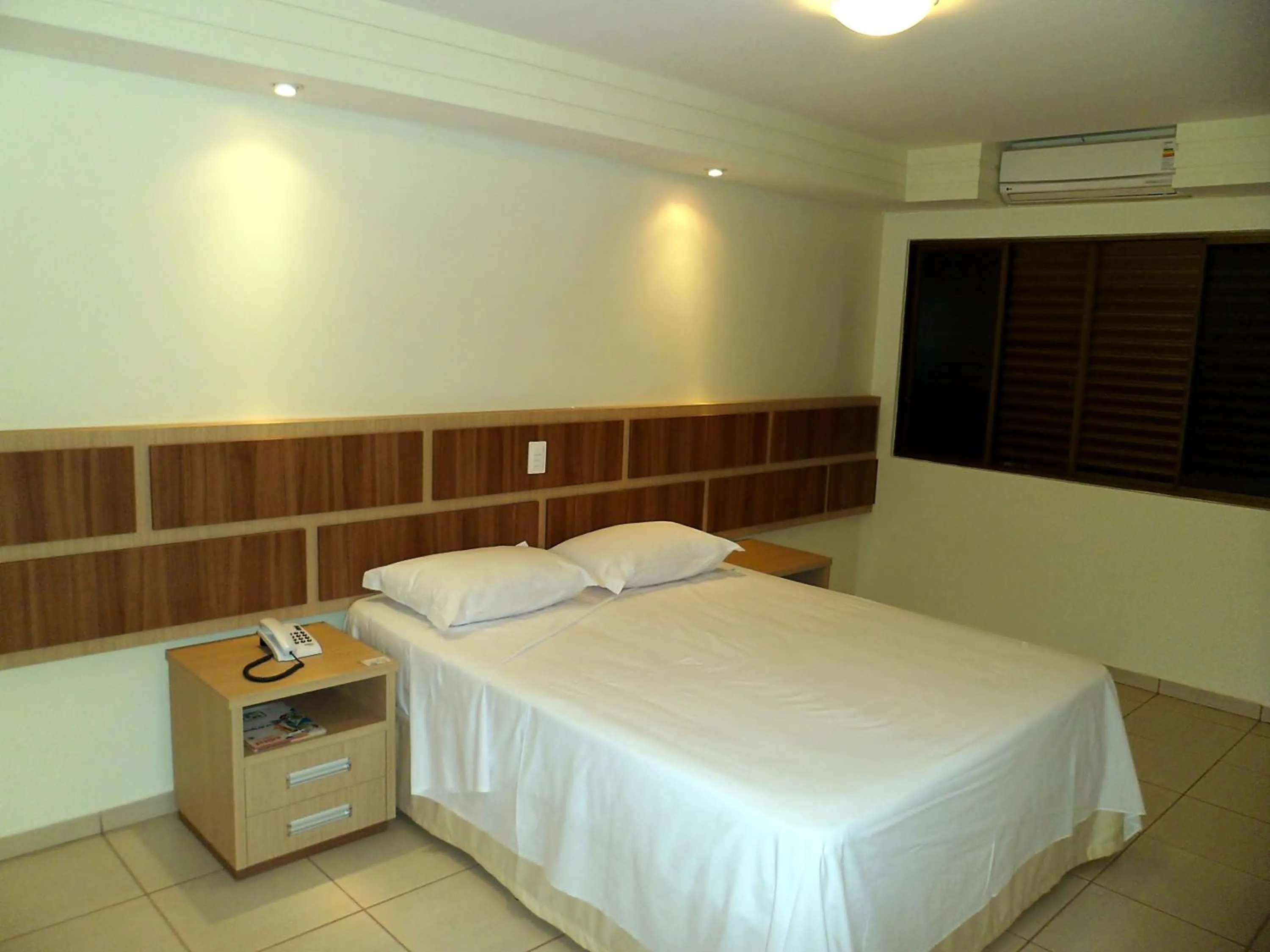 Bedroom, Bed in Praia Sol Hotel