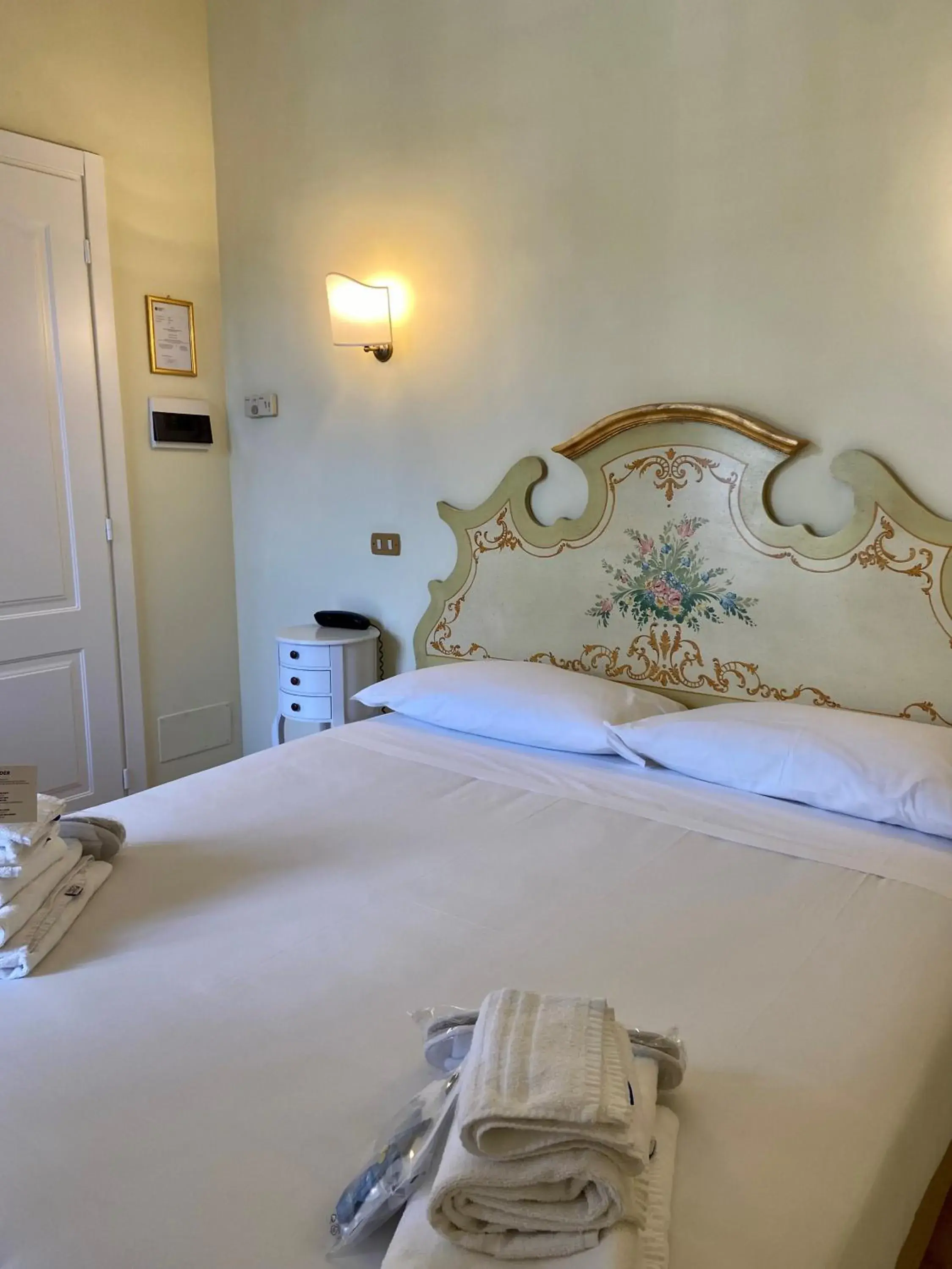 Double Room - single occupancy in Sourire Hotel Double Room - single occupancy in Sourire Hotel