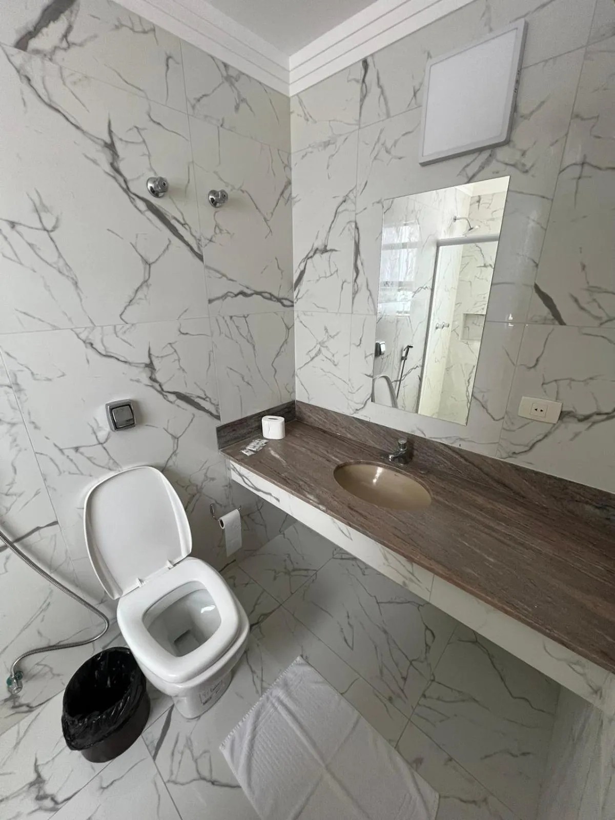 Bathroom in Brasao Palace Hotel