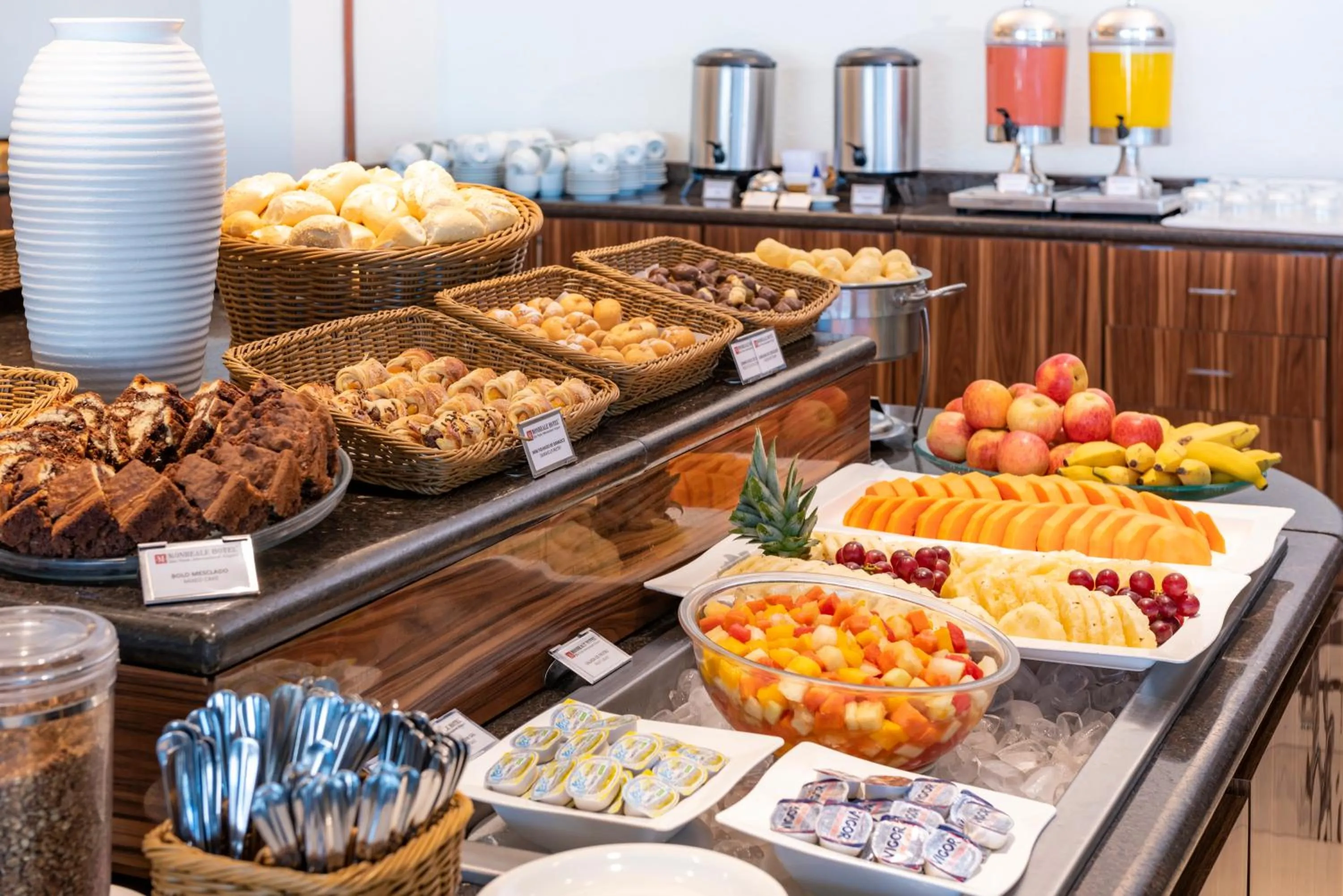 Restaurant/places to eat in Monreale Plus Guarulhos International Airport