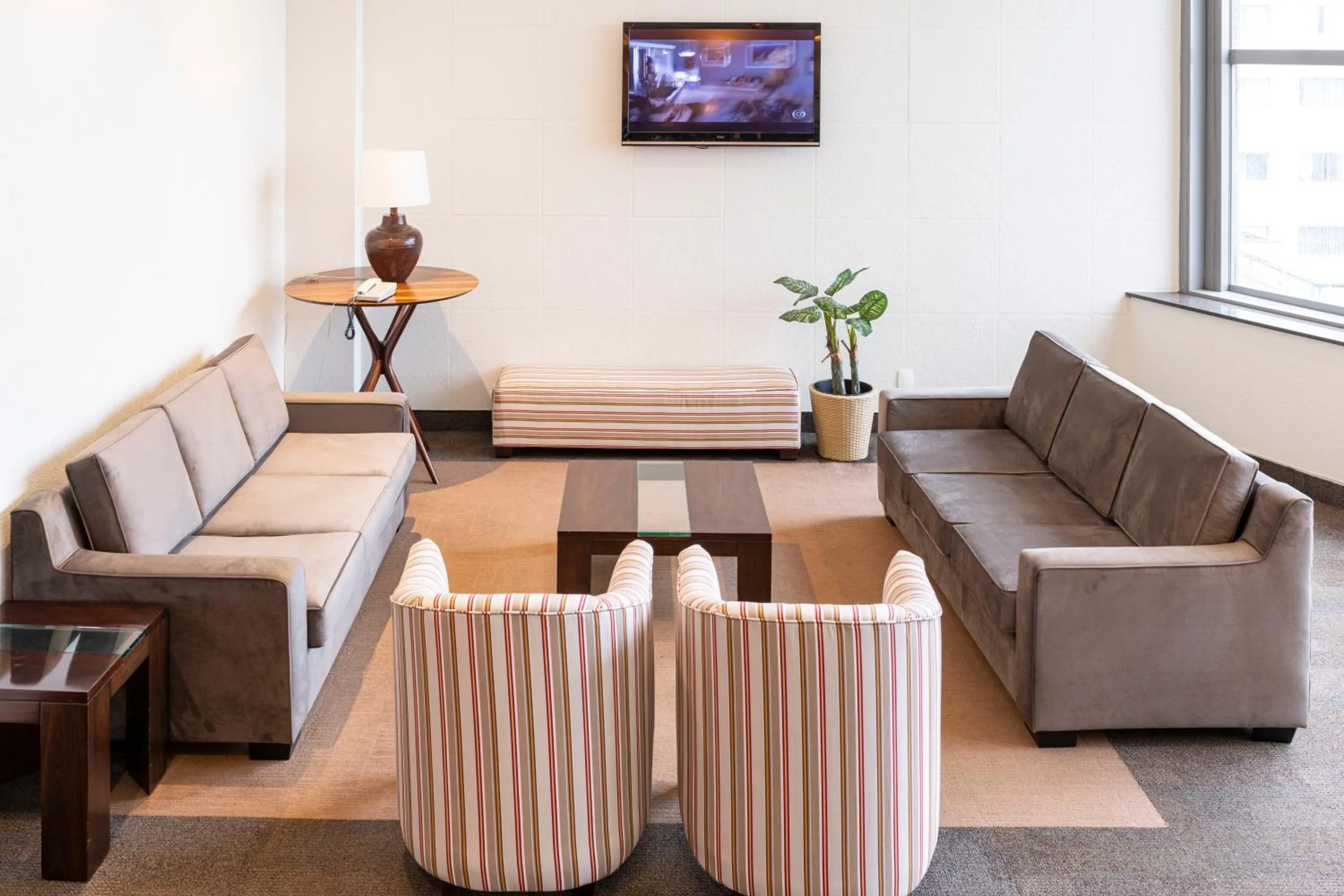 Restaurant/places to eat in Monreale Plus Guarulhos International Airport