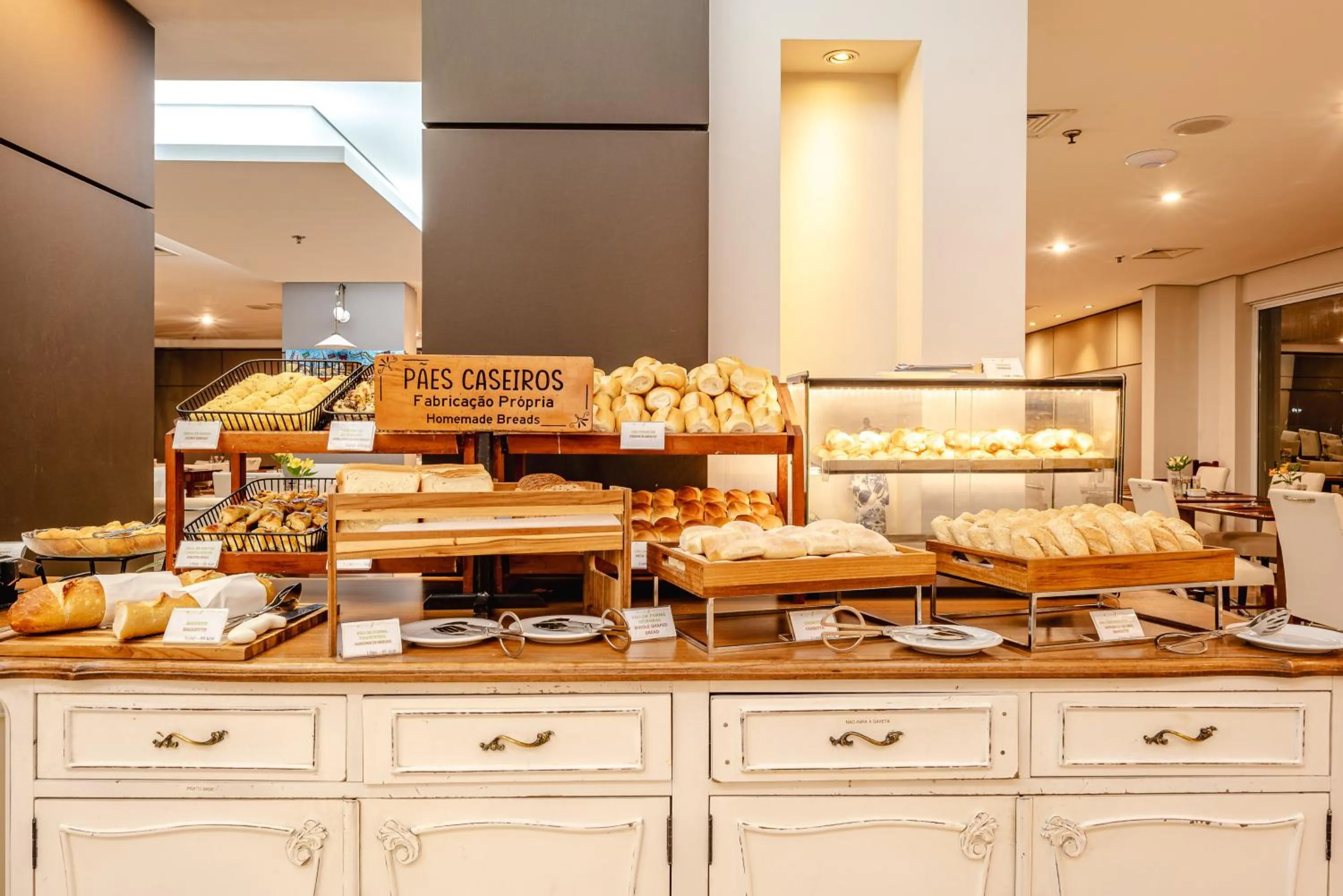 Restaurant/places to eat in Blue Tree Premium Verbo Divino - Nações Unidas