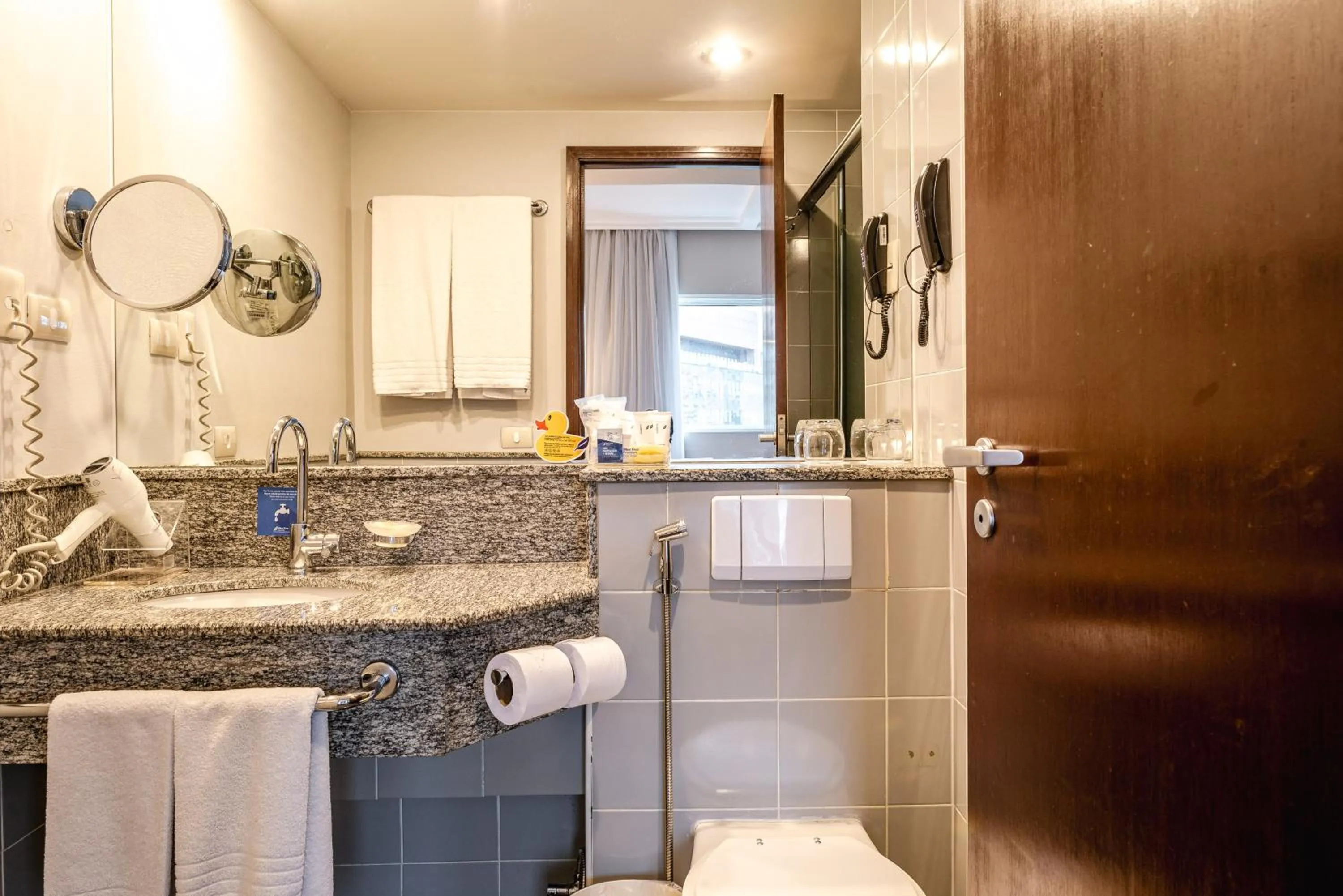 Toilet in Blue Tree Premium Verbo Divino - Nações Unidas