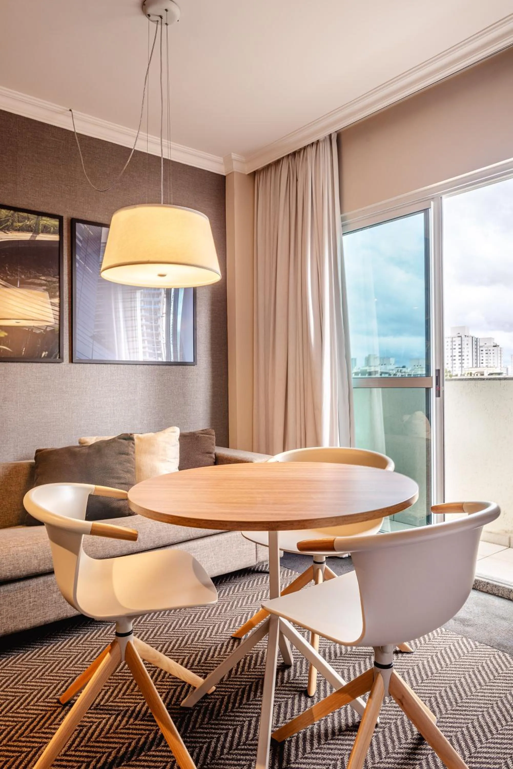 Decorative detail in Blue Tree Premium Verbo Divino - Nações Unidas