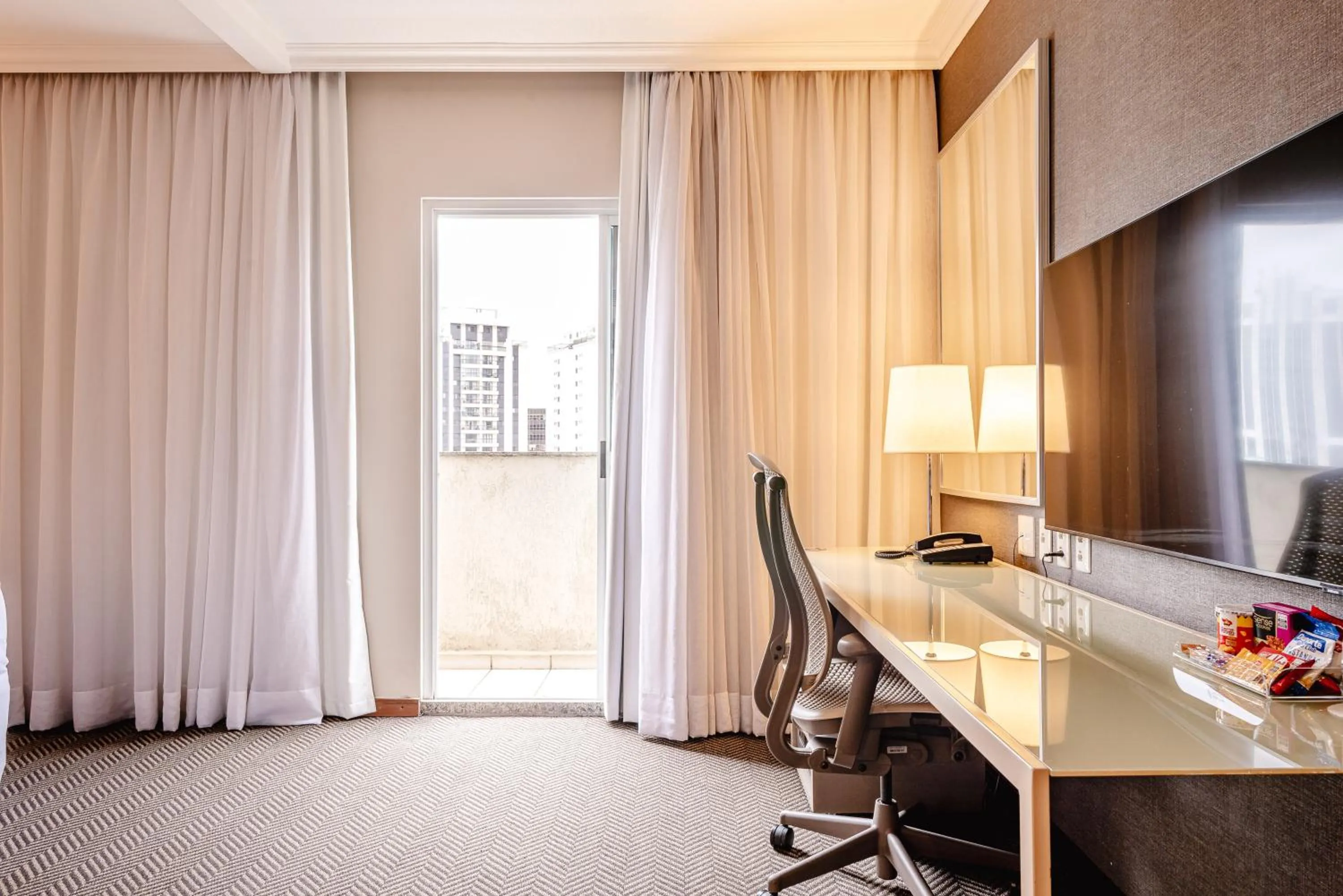 TV and multimedia in Blue Tree Premium Verbo Divino - Nações Unidas