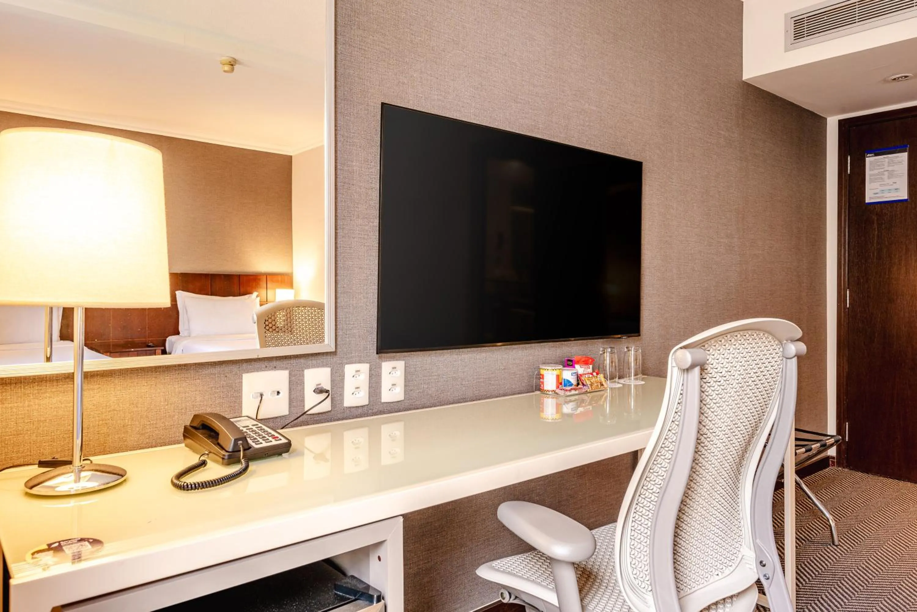 TV and multimedia in Blue Tree Premium Verbo Divino - Nações Unidas