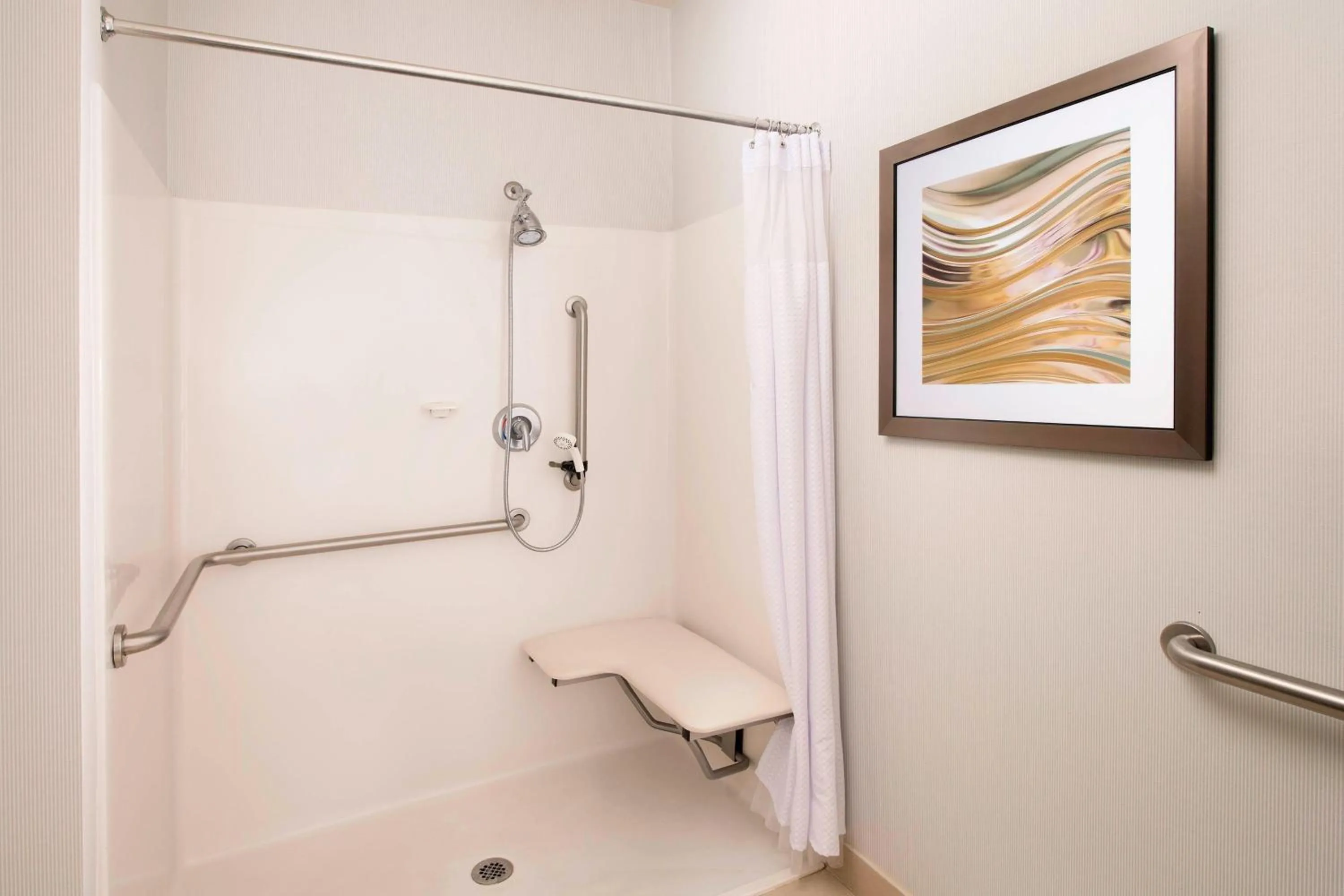 Bathroom in Courtyard by Marriott Tyler