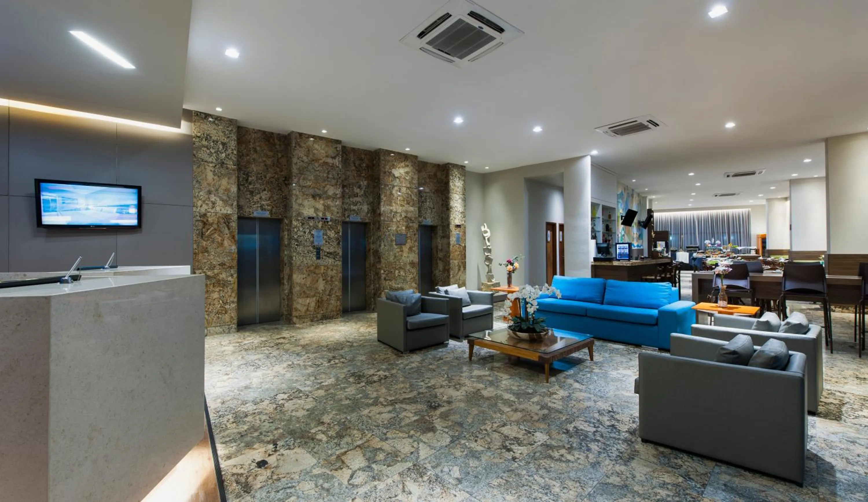 Lobby or reception in Quality Suites Natal