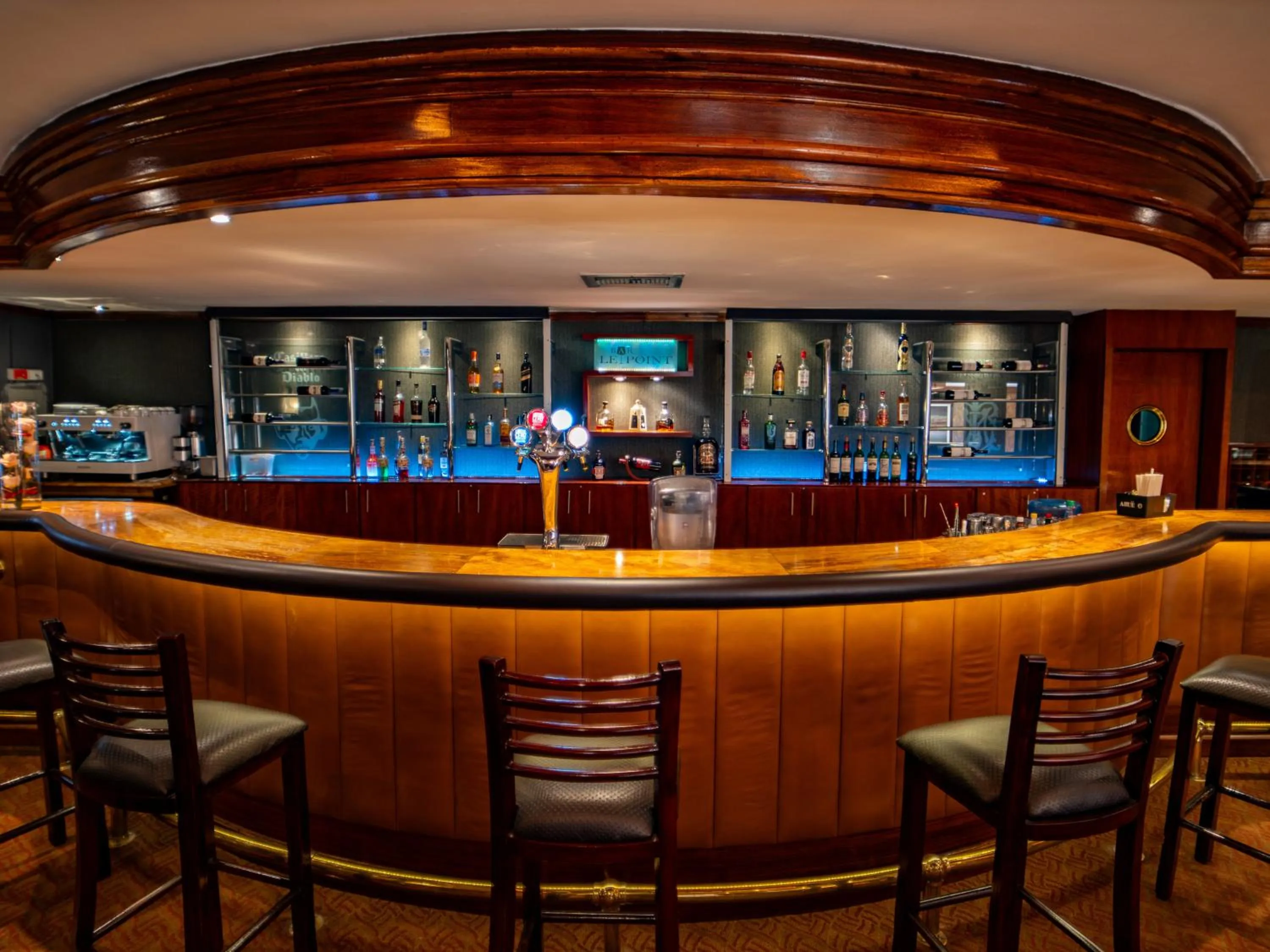 Lounge or bar in Swissotel Quito