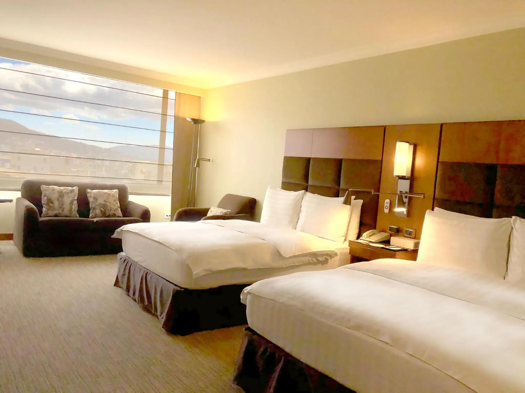 Bedroom, Bed in Swissotel Quito