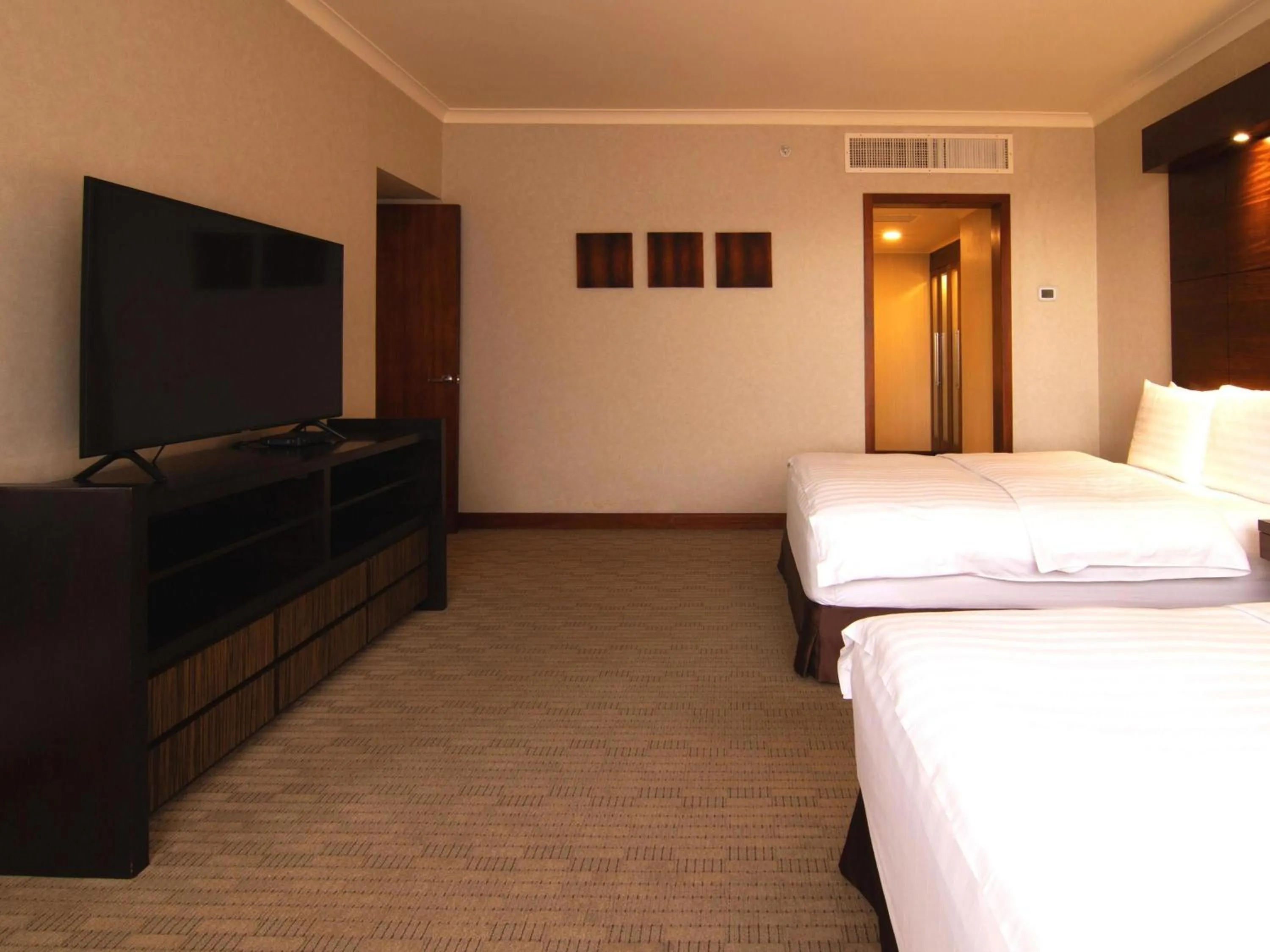 Bedroom, Bed in Swissotel Quito