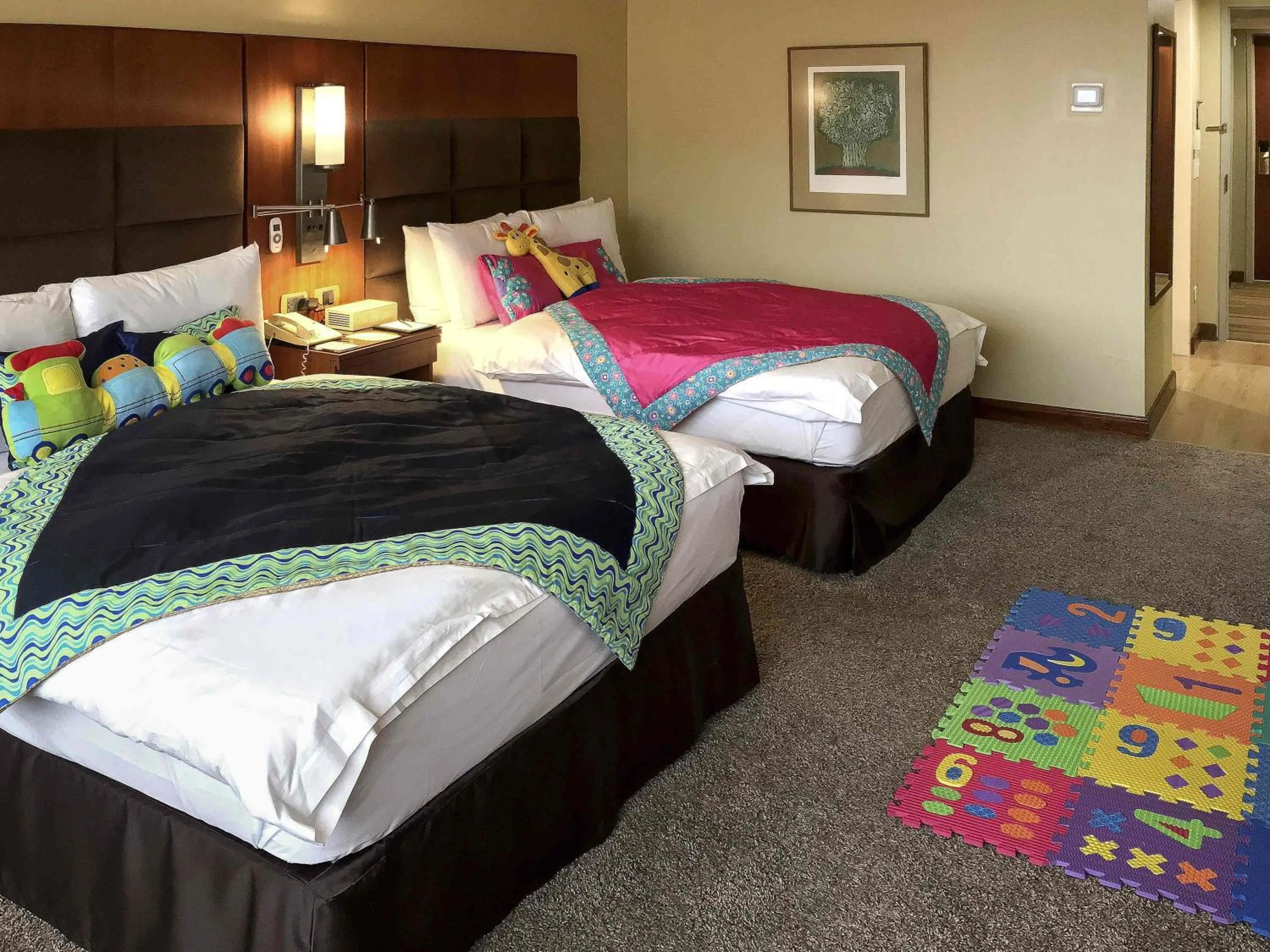 Bedroom, Bed in Swissotel Quito