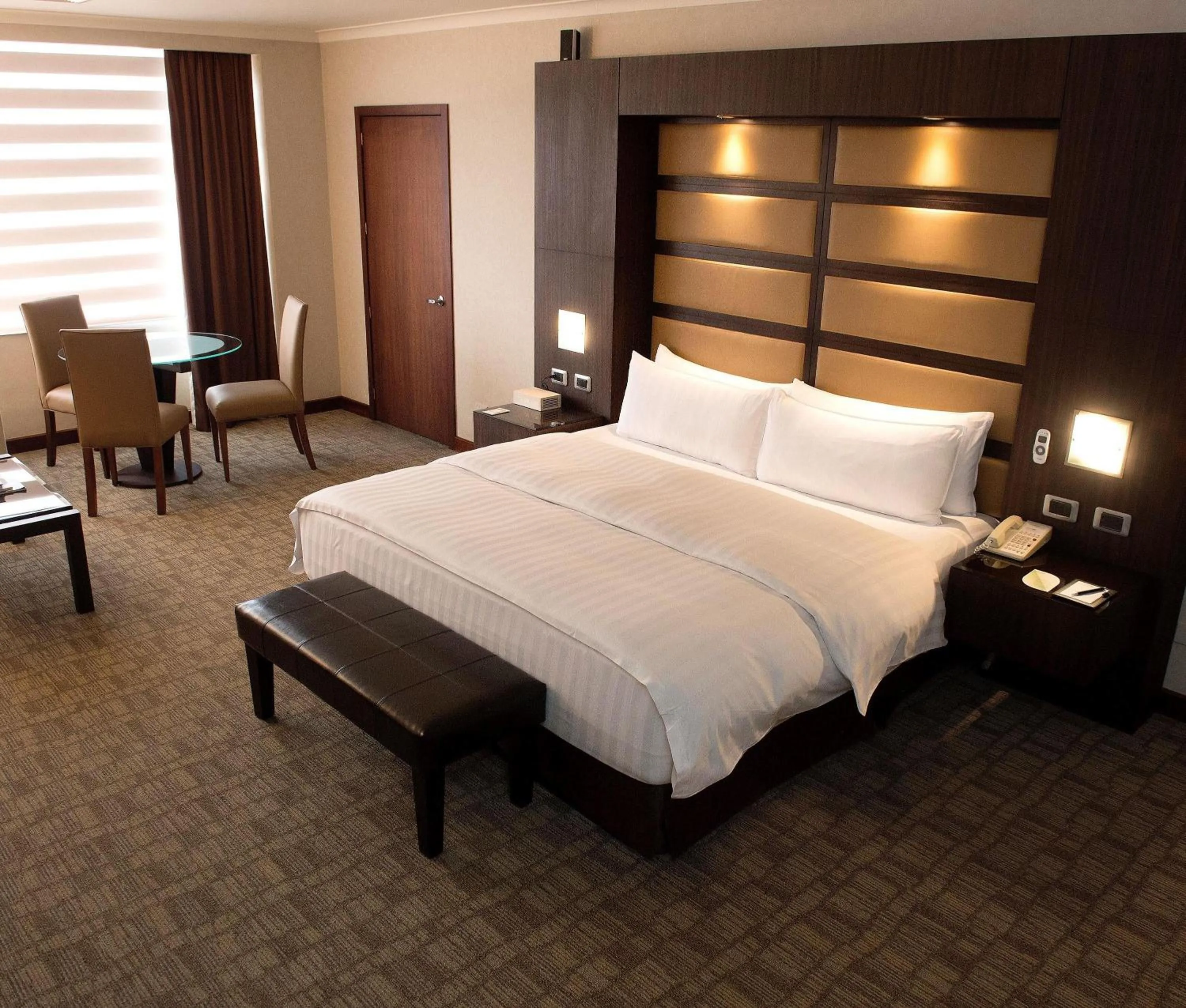 Bedroom, Bed in Swissotel Quito