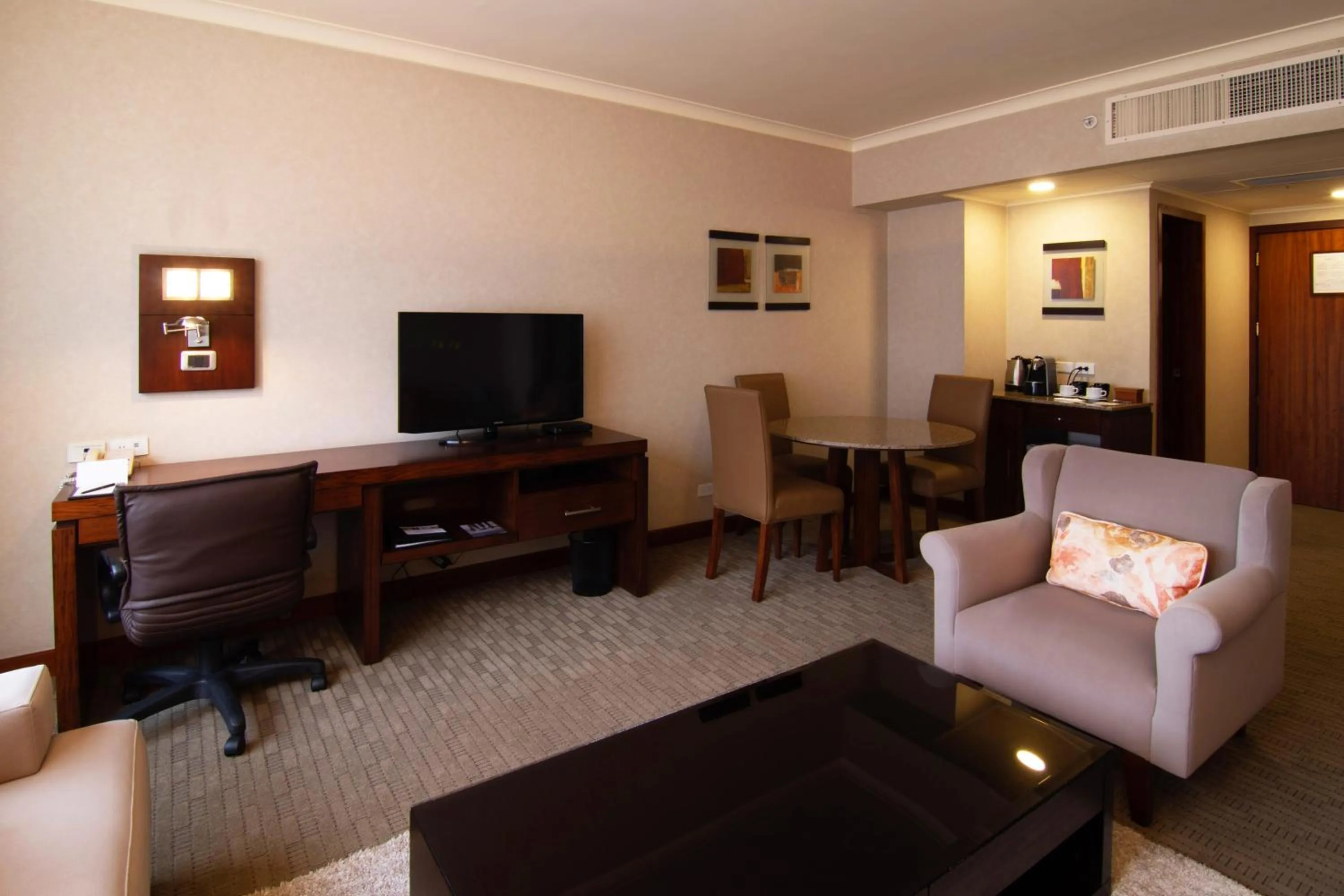 Seating area in Swissotel Quito