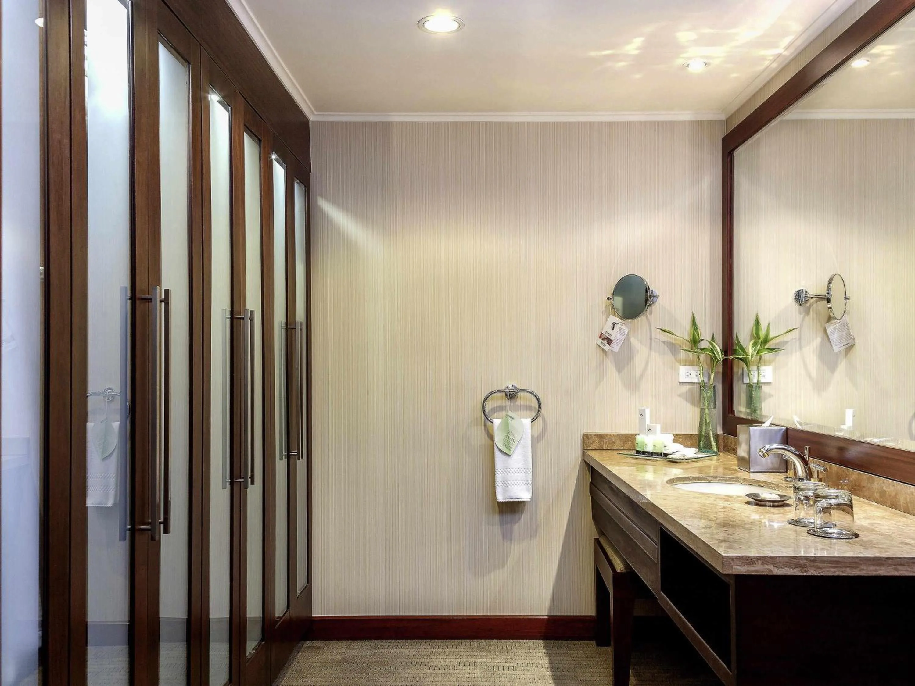 Bedroom in Swissotel Quito