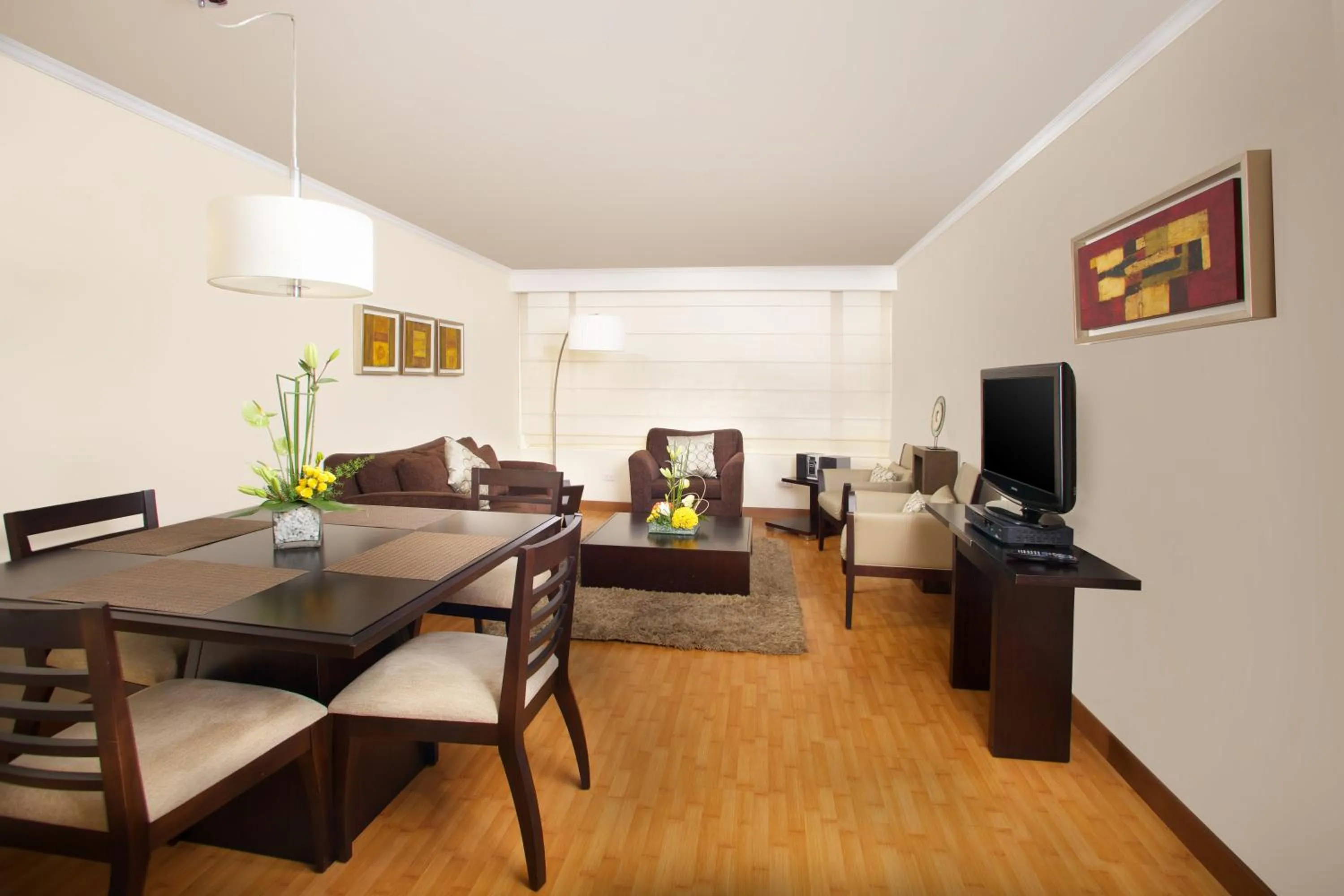 Dining area in Swissotel Quito