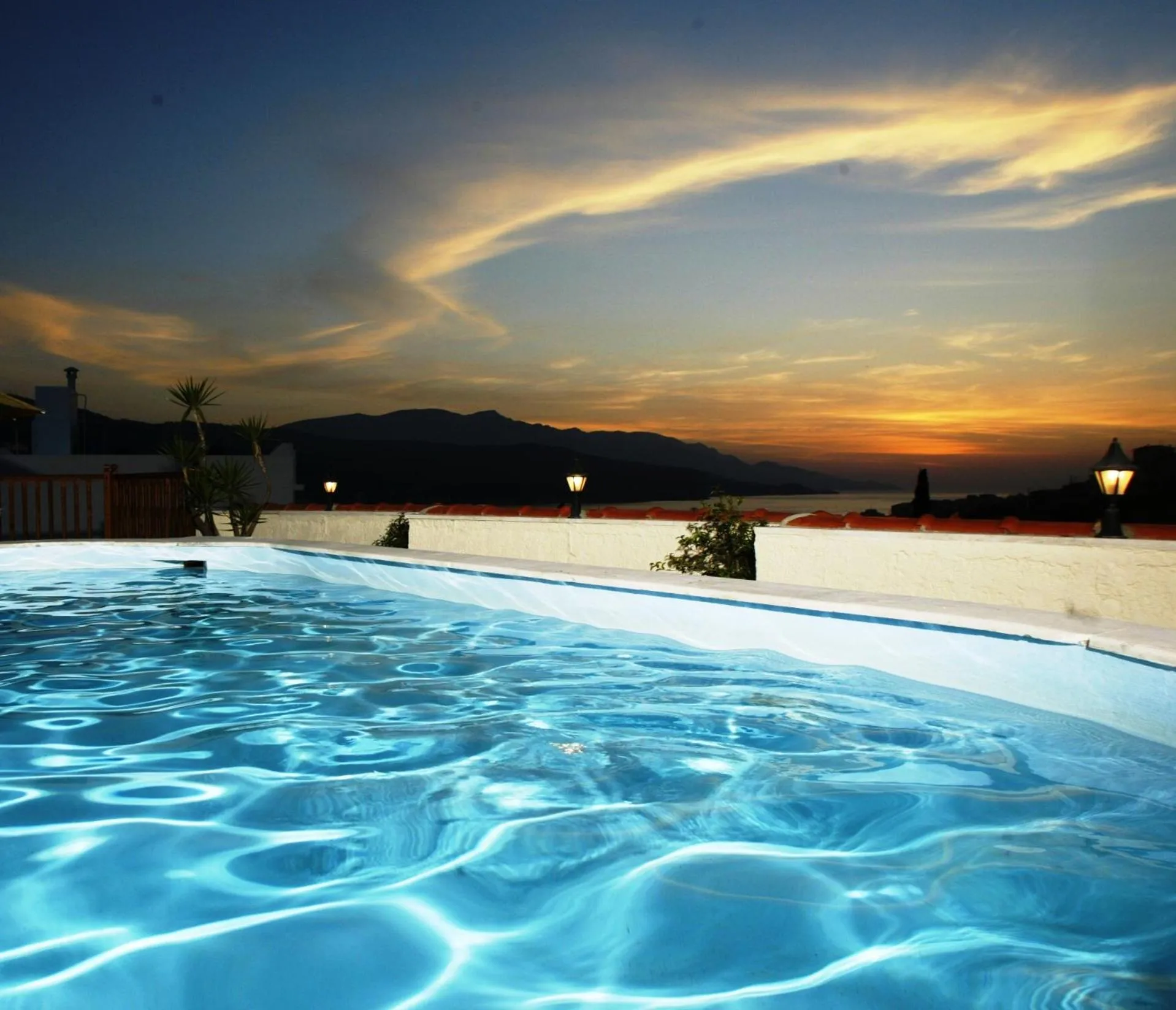 Swimming pool in Virginia Hotel