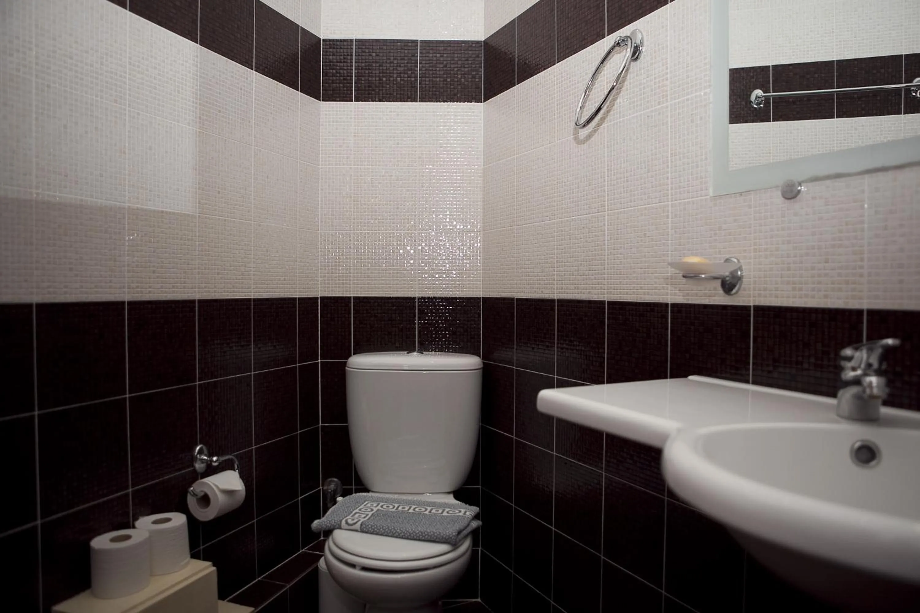 Bathroom in Virginia Hotel