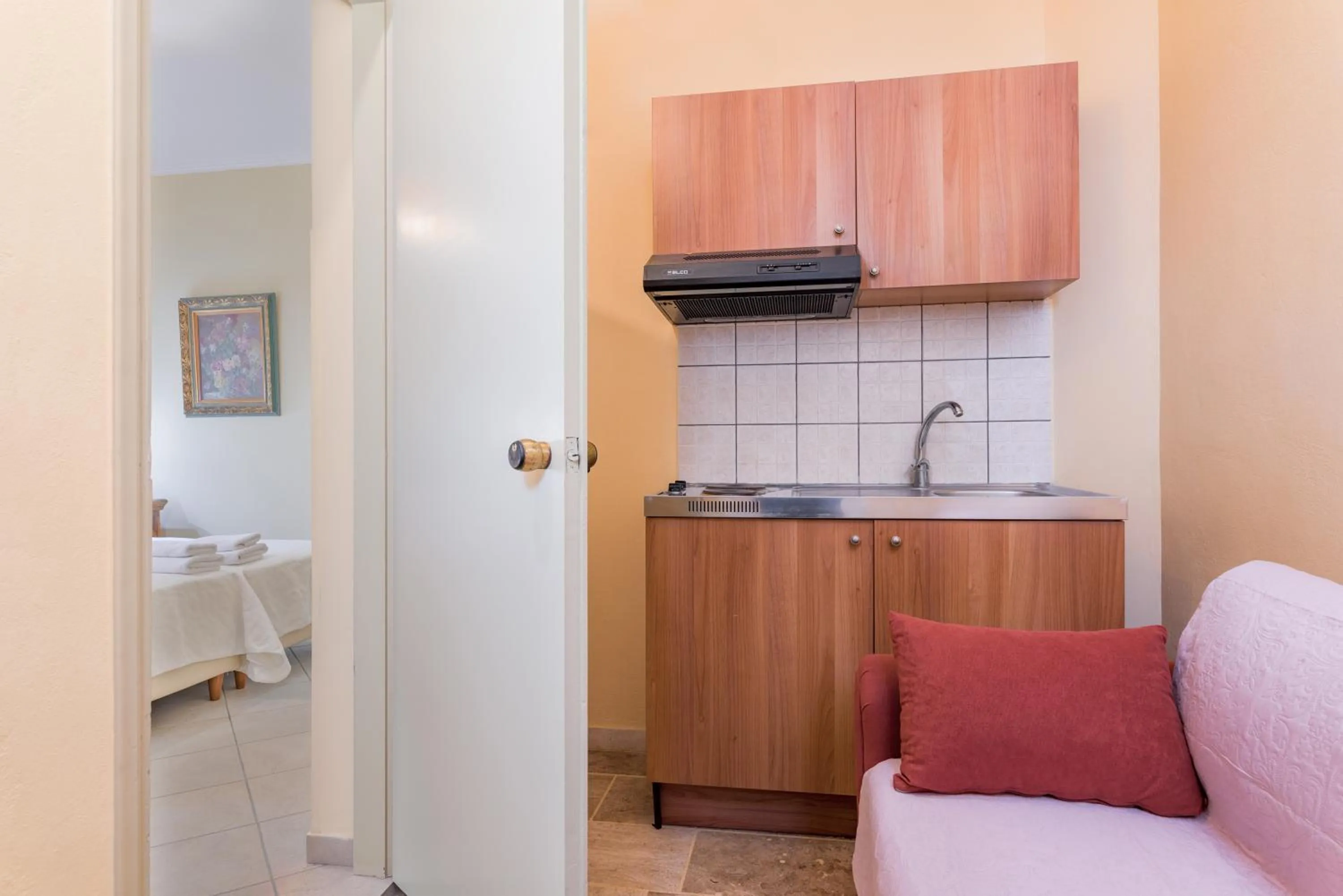 Coffee/tea facilities in Virginia Hotel