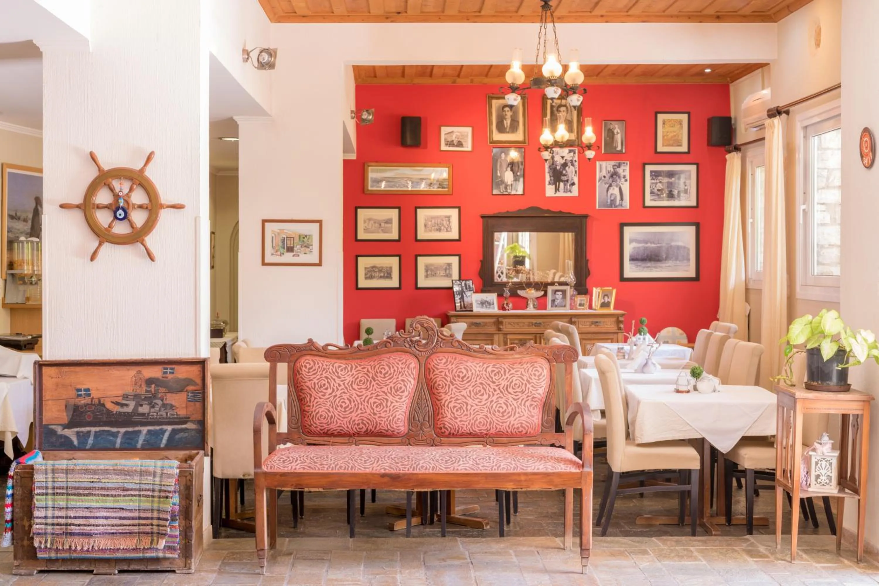 Restaurant/places to eat in Virginia Hotel