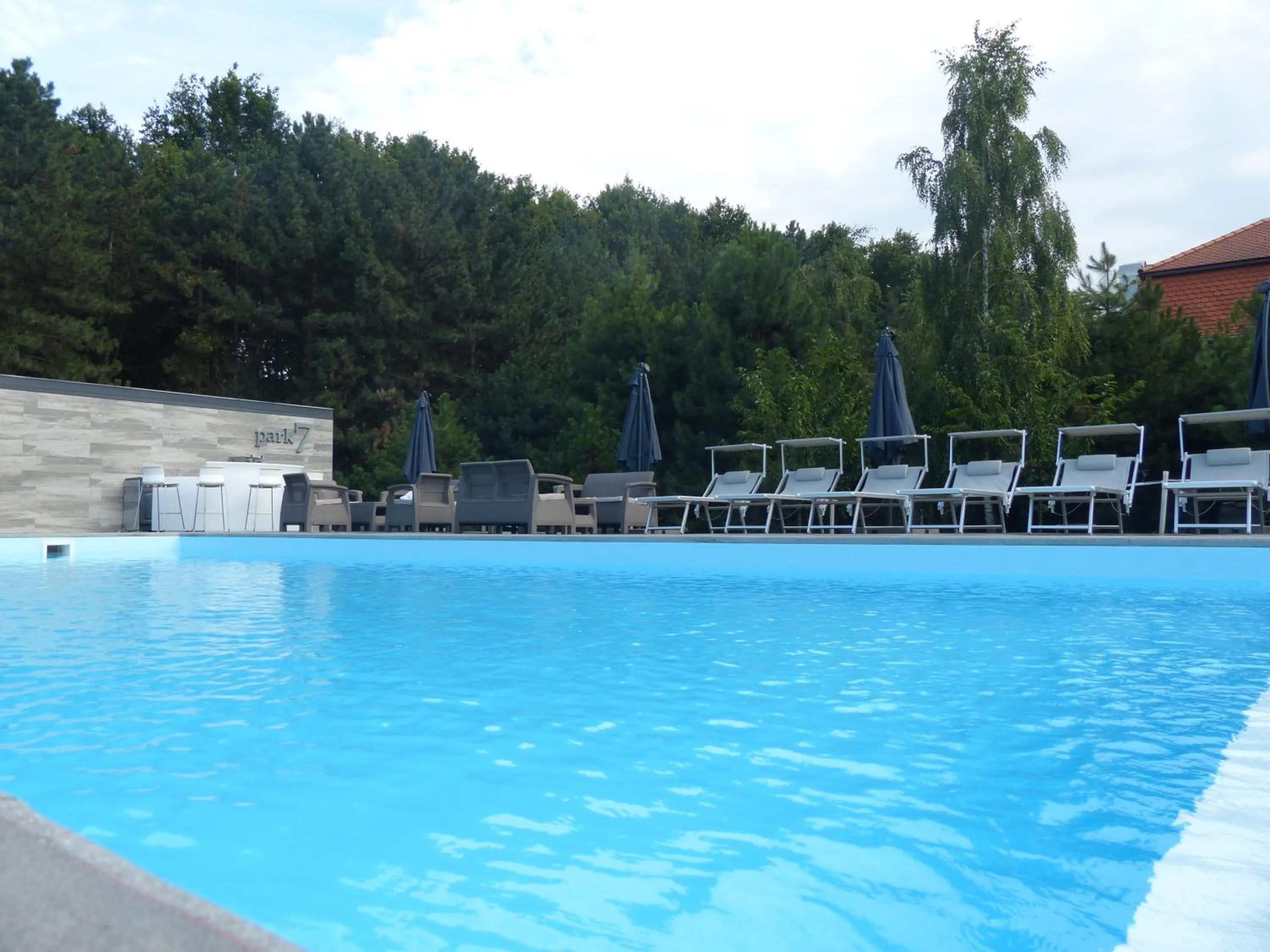 Swimming pool in Park7