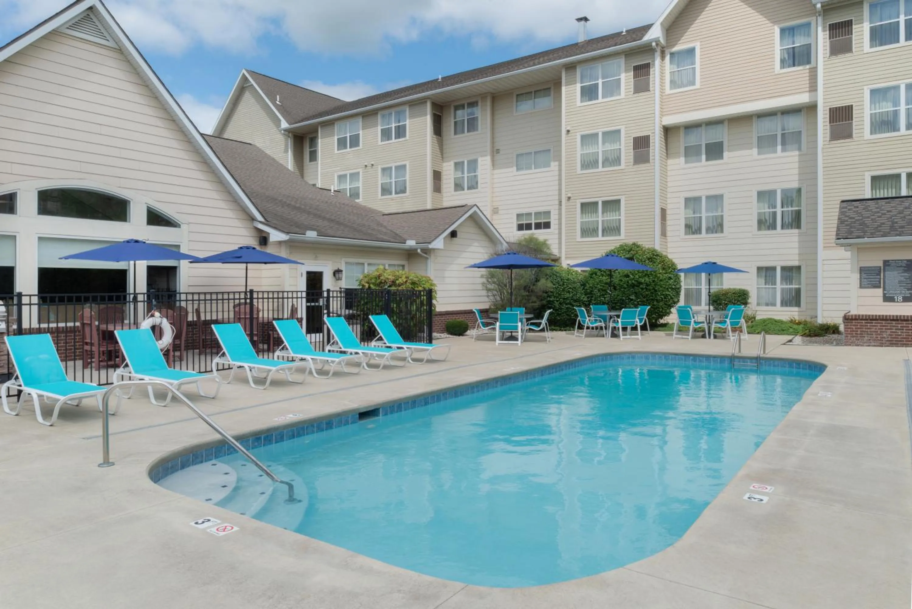 Swimming pool in Residence Inn by Marriott Dayton Troy