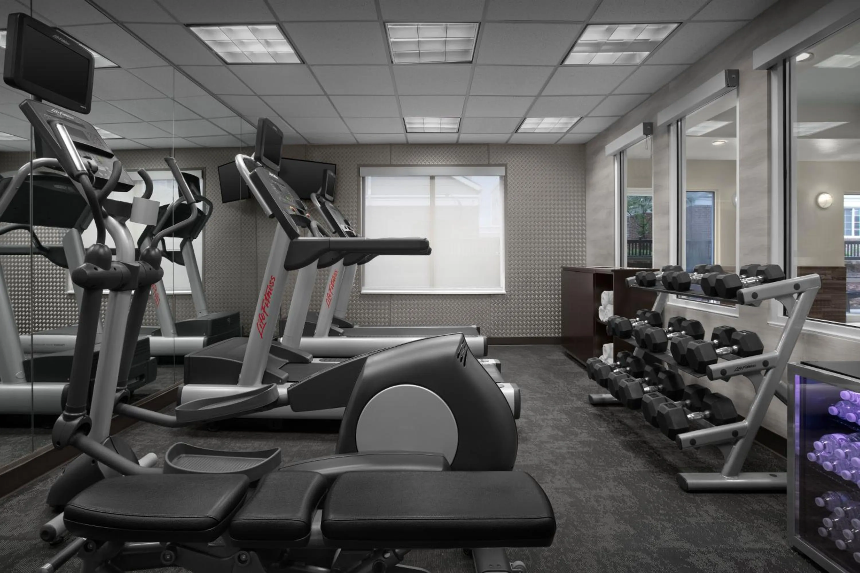 Fitness centre/facilities in Fairfield Inn & Suites by Marriott Rogers