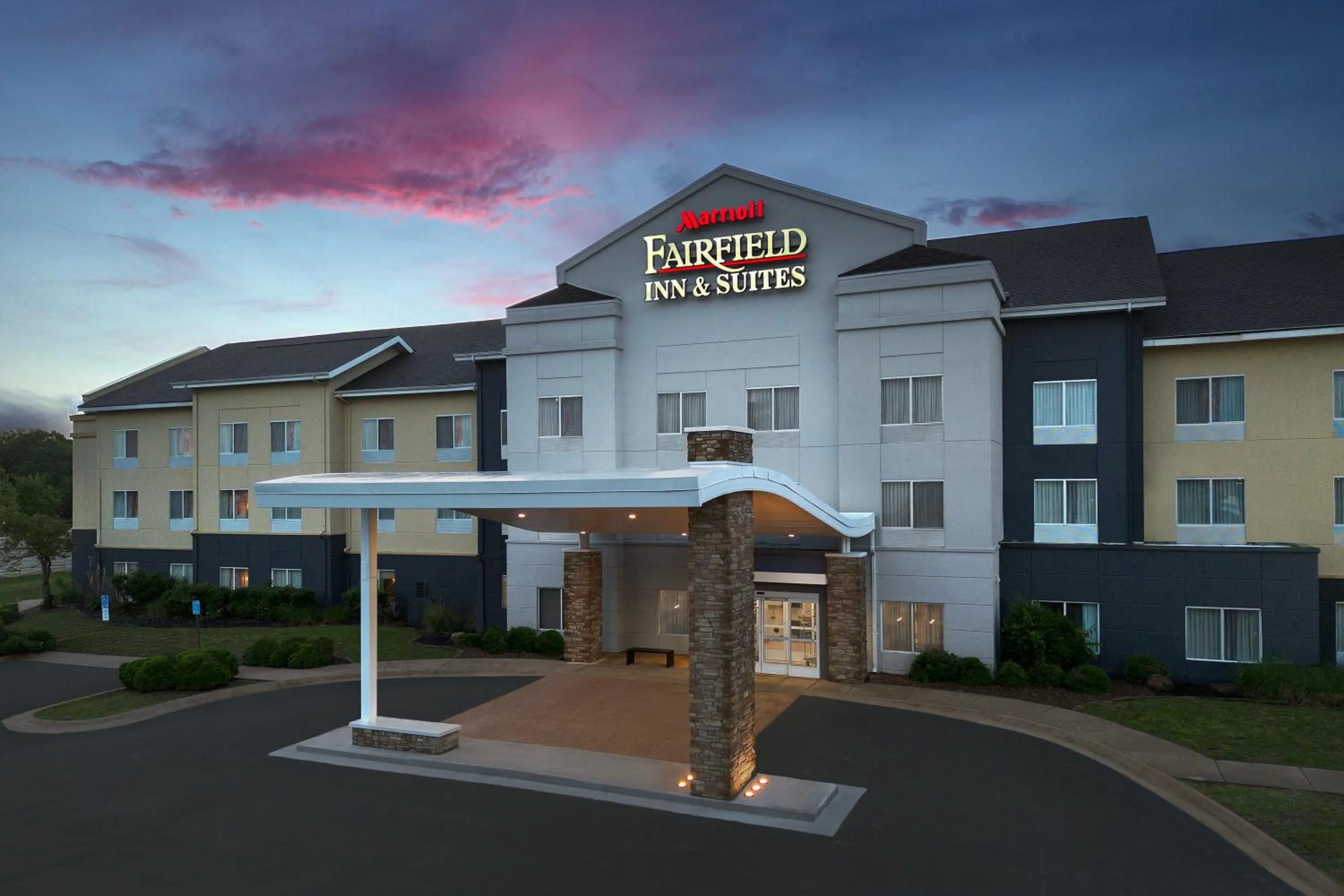 Property building in Fairfield Inn & Suites by Marriott Rogers