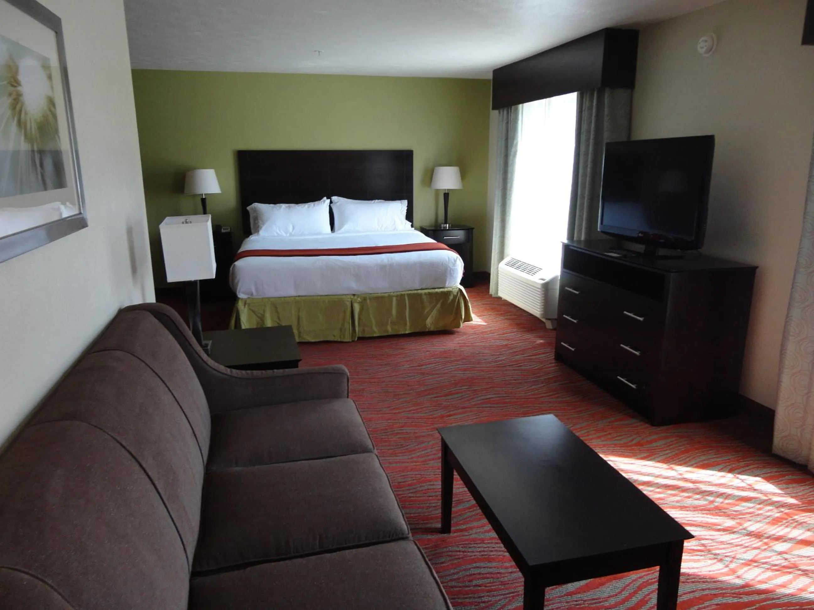 TV and multimedia, Bed in Holiday Inn Express & Suites Indianapolis North - Carmel by IHG